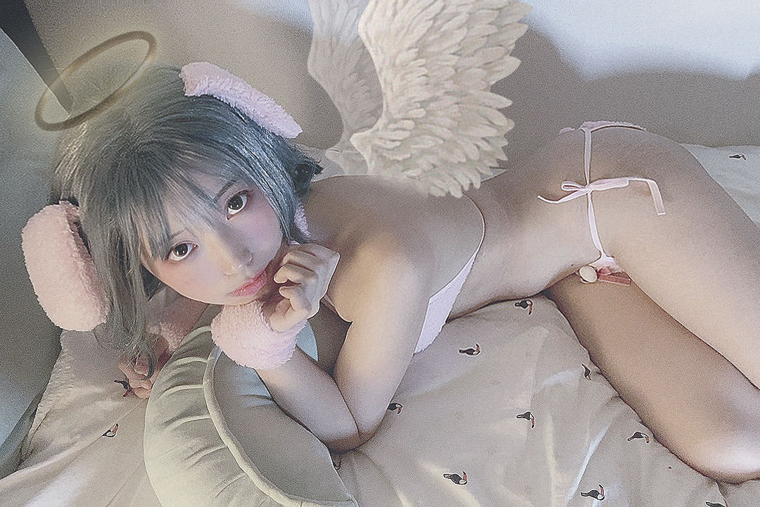 动漫博主切切celia – 兔子内衣 [22P] - 秀人网免费无水印在线套图写真