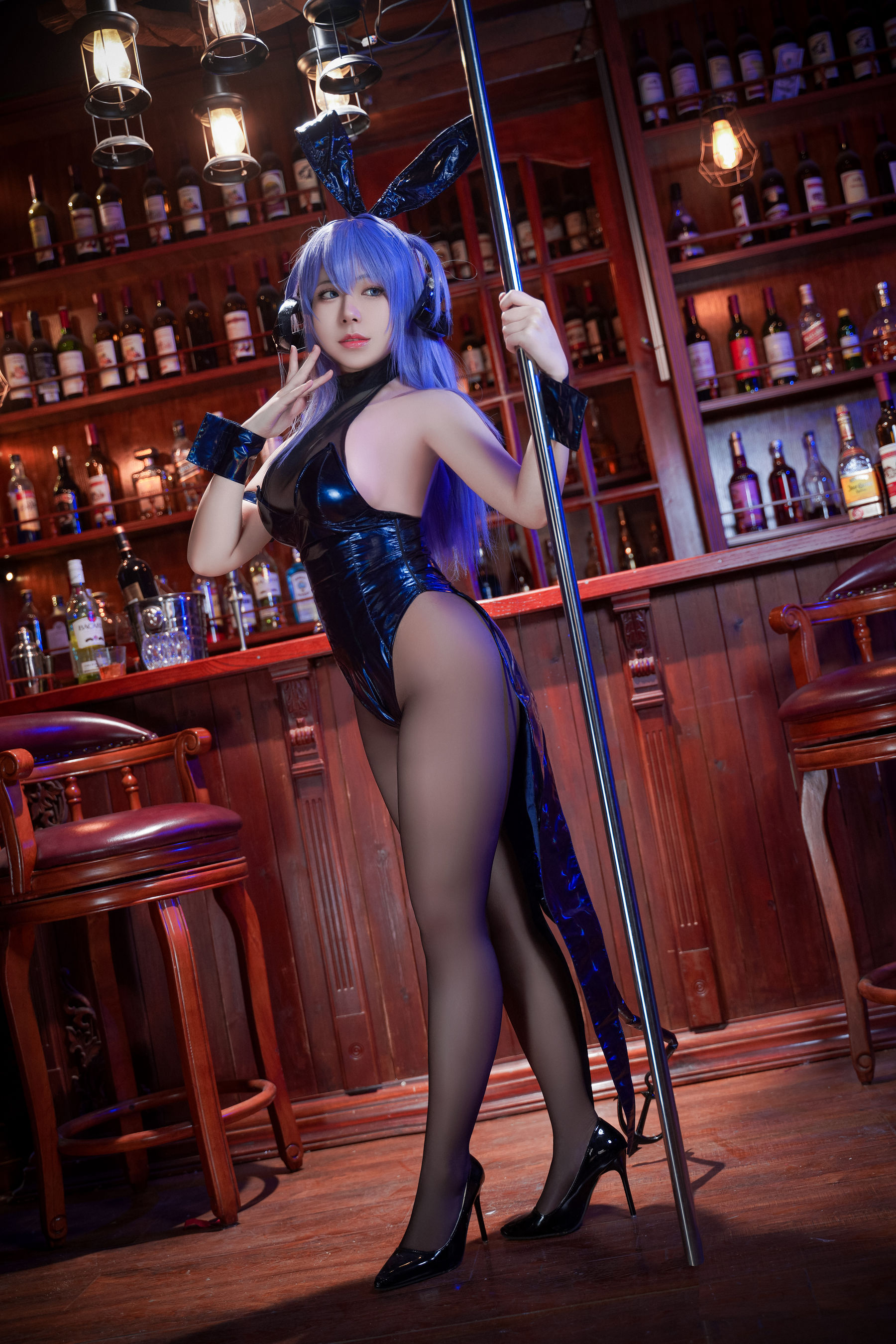 虎森森 – 新泽西 花园兔女郎 [20P] - 秀人网免费无水印在线套图写真