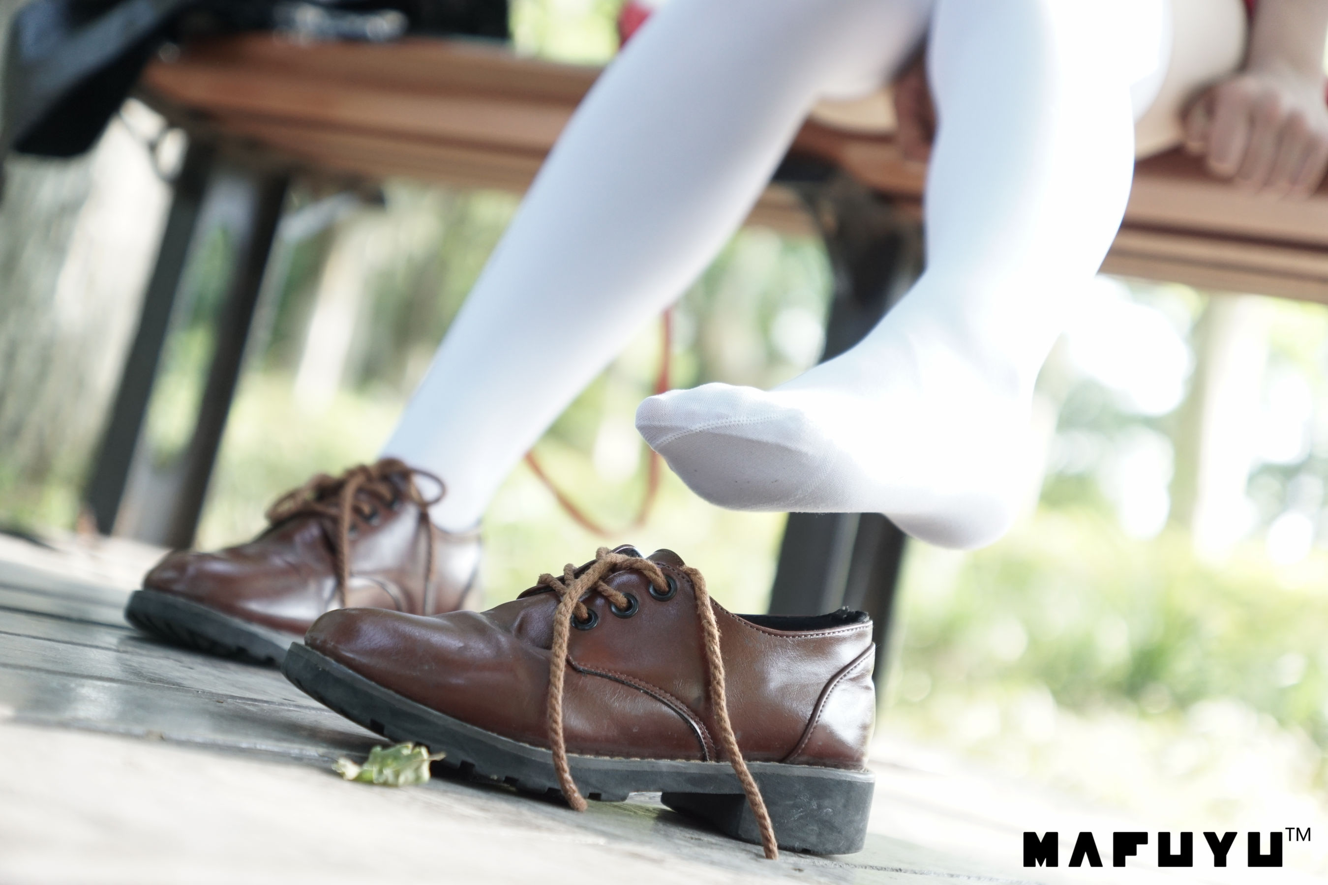 [萝莉COS] 神楽板真冬 少女と自然と白い靴下系列套图 [75P] - 秀人网免费无水印在线套图写真