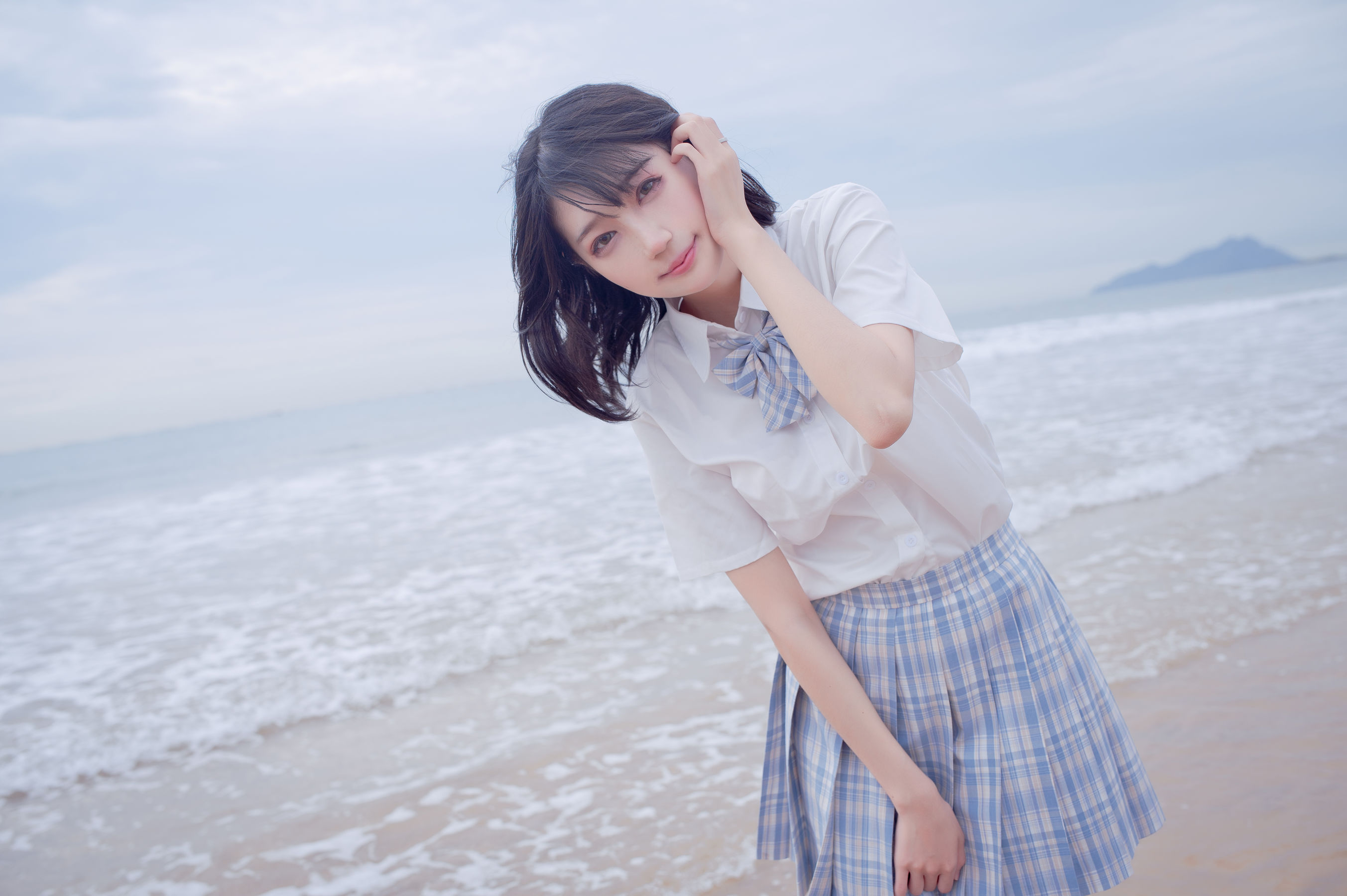 周叽是可爱兔兔 – 海边jk [35P] - 秀人网免费无水印在线套图写真