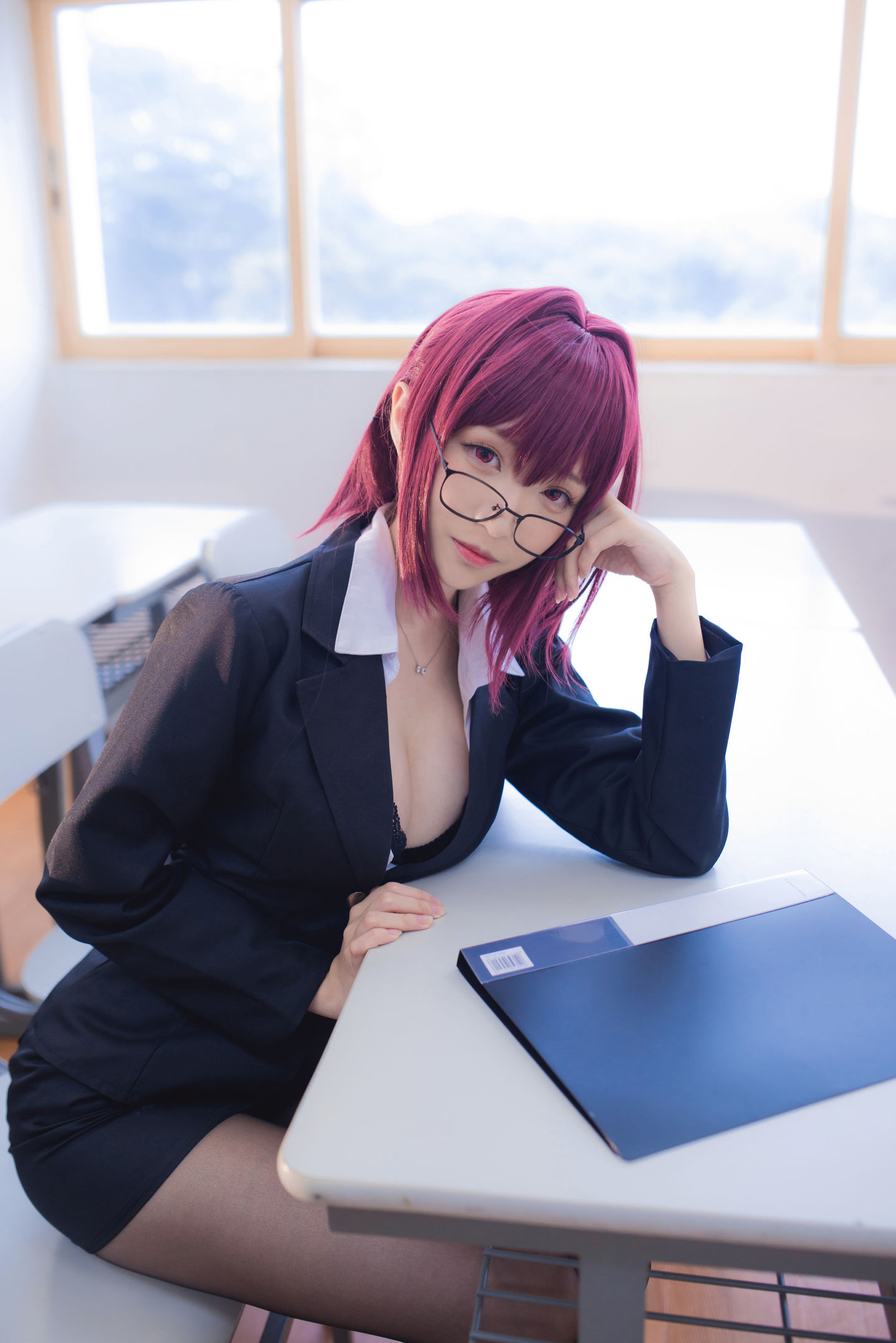 长腿Coser青青子Js – 斯卡哈 教师 [9P] - 秀人网免费无水印在线套图写真