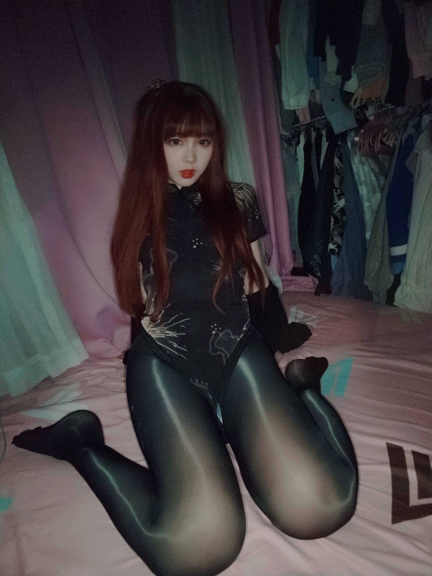 二次元美女古川kagura – 亮丝黑旗袍 [42P] - 秀人网免费无水印在线套图写真