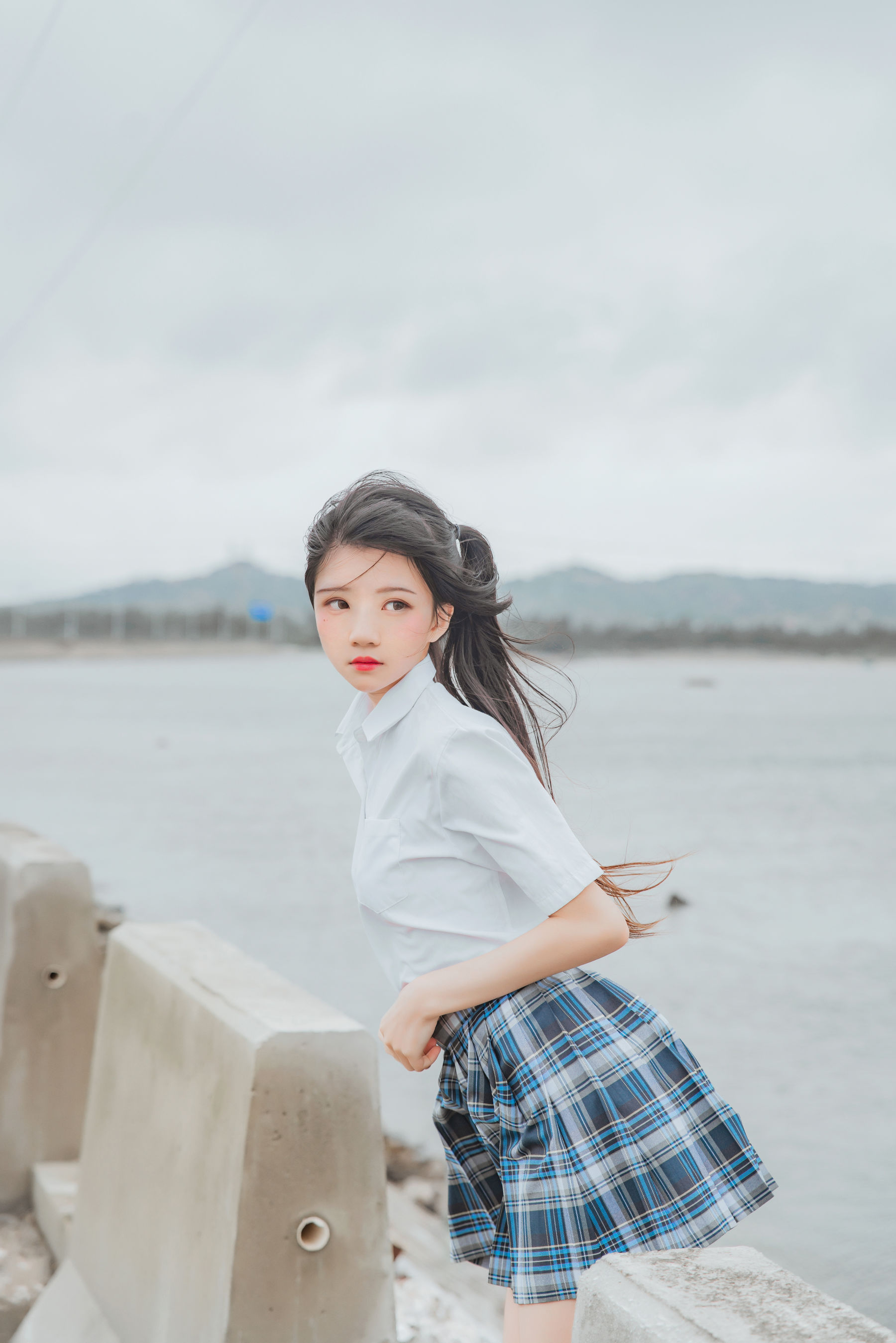 [萝莉COS] 桜桃喵《耳畔的风》 [27P] - 秀人网免费无水印在线套图写真