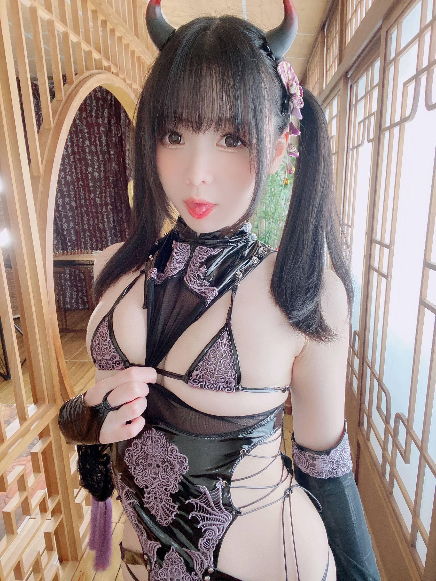 微博妹纸霜月shimo[fantia] 2022-11-14 [20P] - 秀人网免费无水印在线套图写真