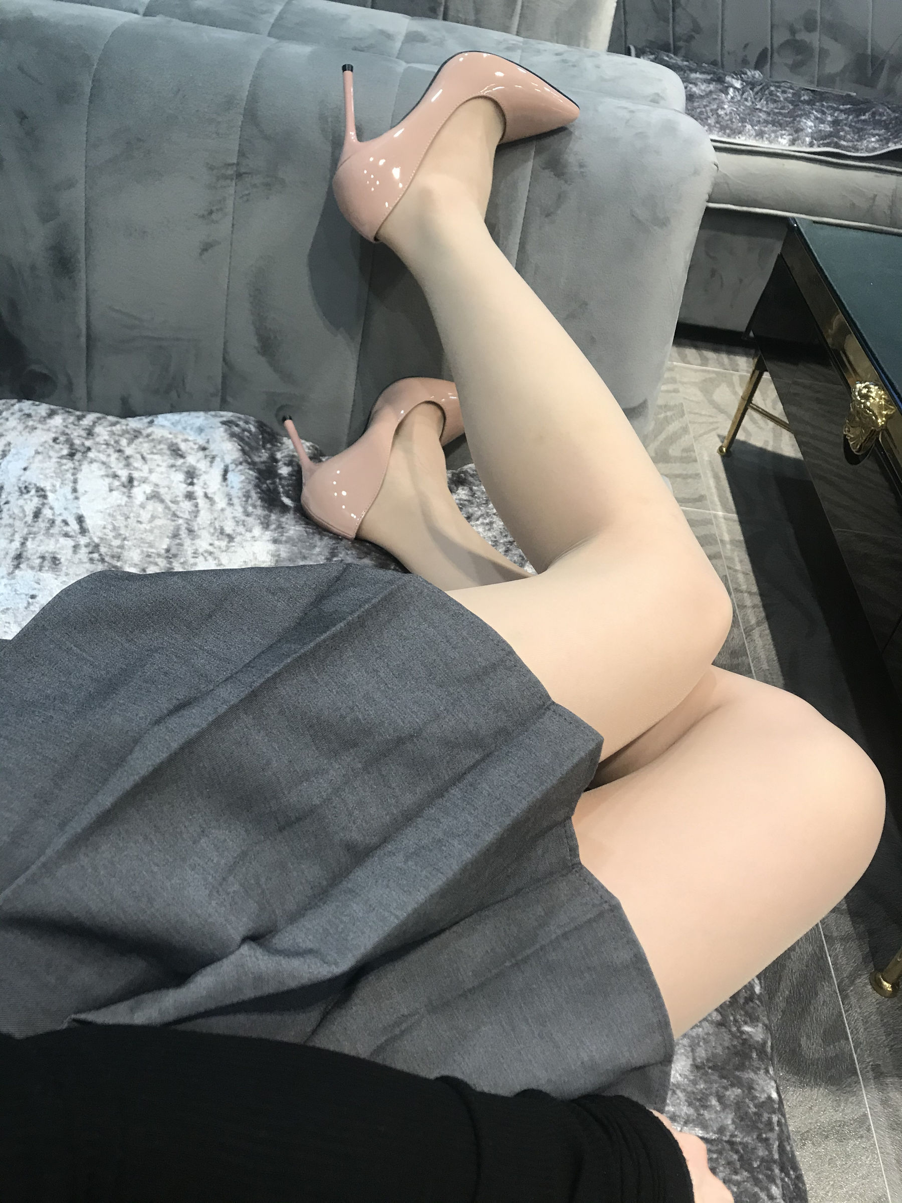 丝足博主麋鹿_Monroe 2020.03.06 居家丝秀 [32P] - 秀人网免费无水印在线套图写真