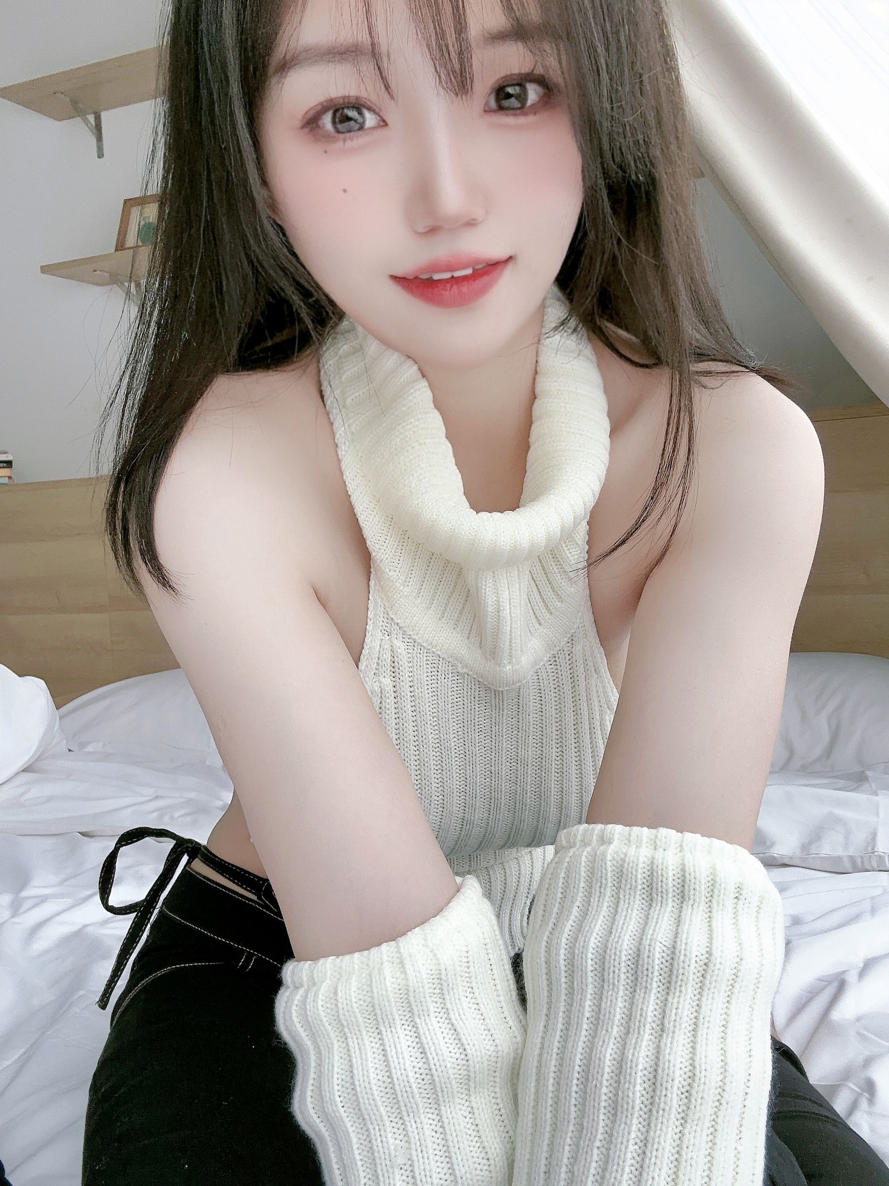 动漫博主小仓千代w 2022-12-14 白色露背毛衣 [31P] - 秀人网免费无水印在线套图写真