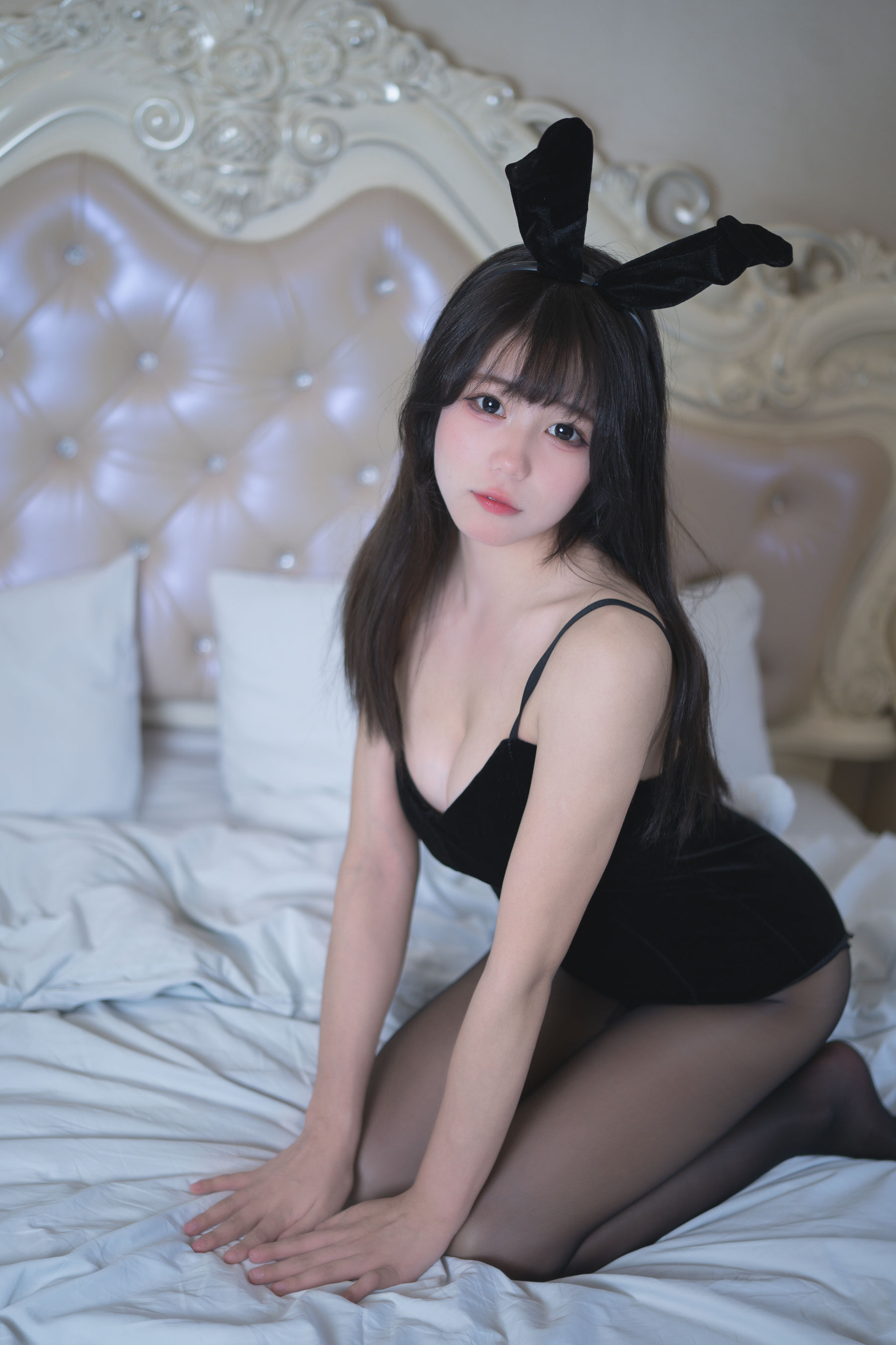 咬一口兔娘 – night兔女郎 [21P] - 秀人网免费无水印在线套图写真