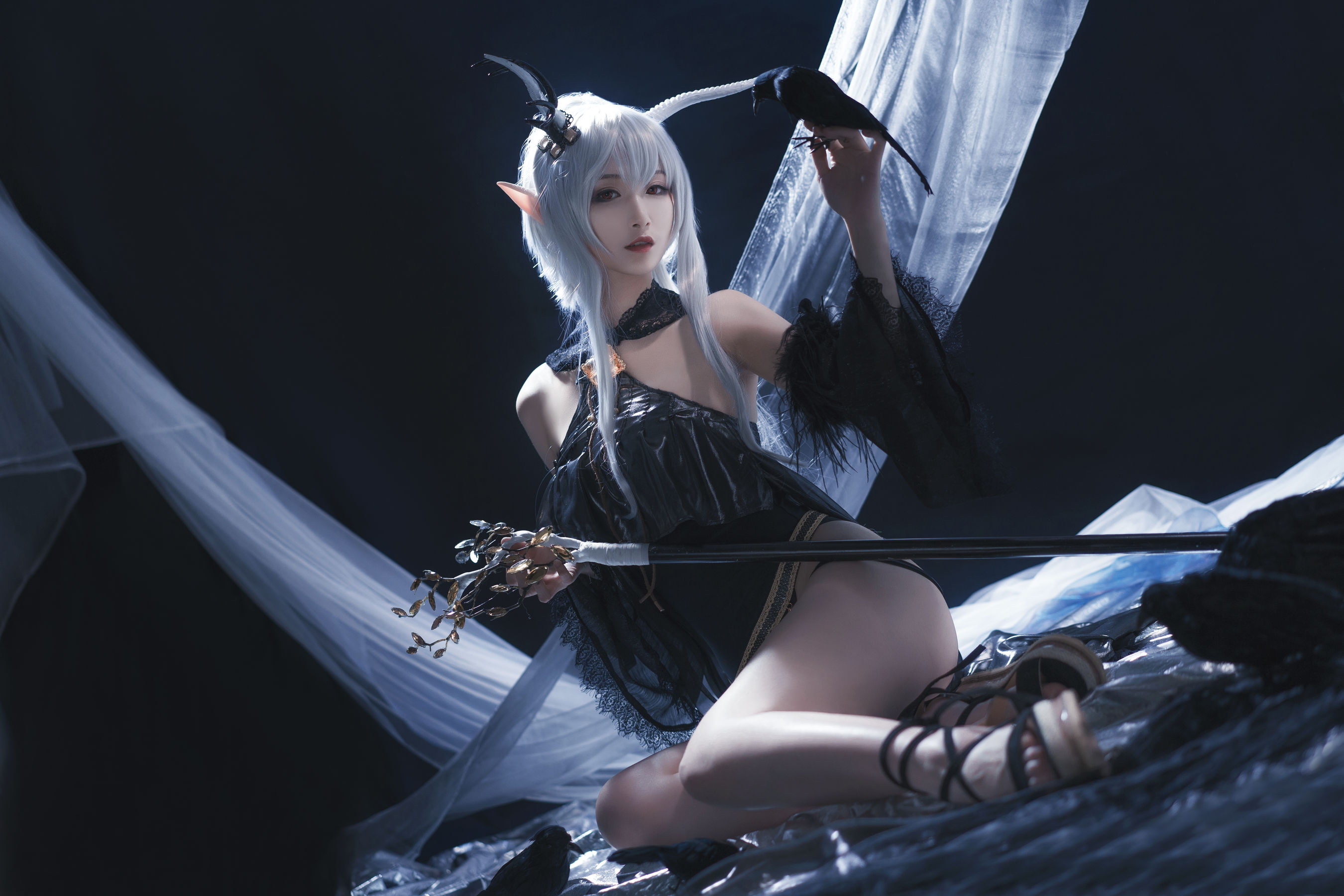 动漫博主铁板烧鬼舞w – 闪灵 [18P] - 秀人网免费无水印在线套图写真