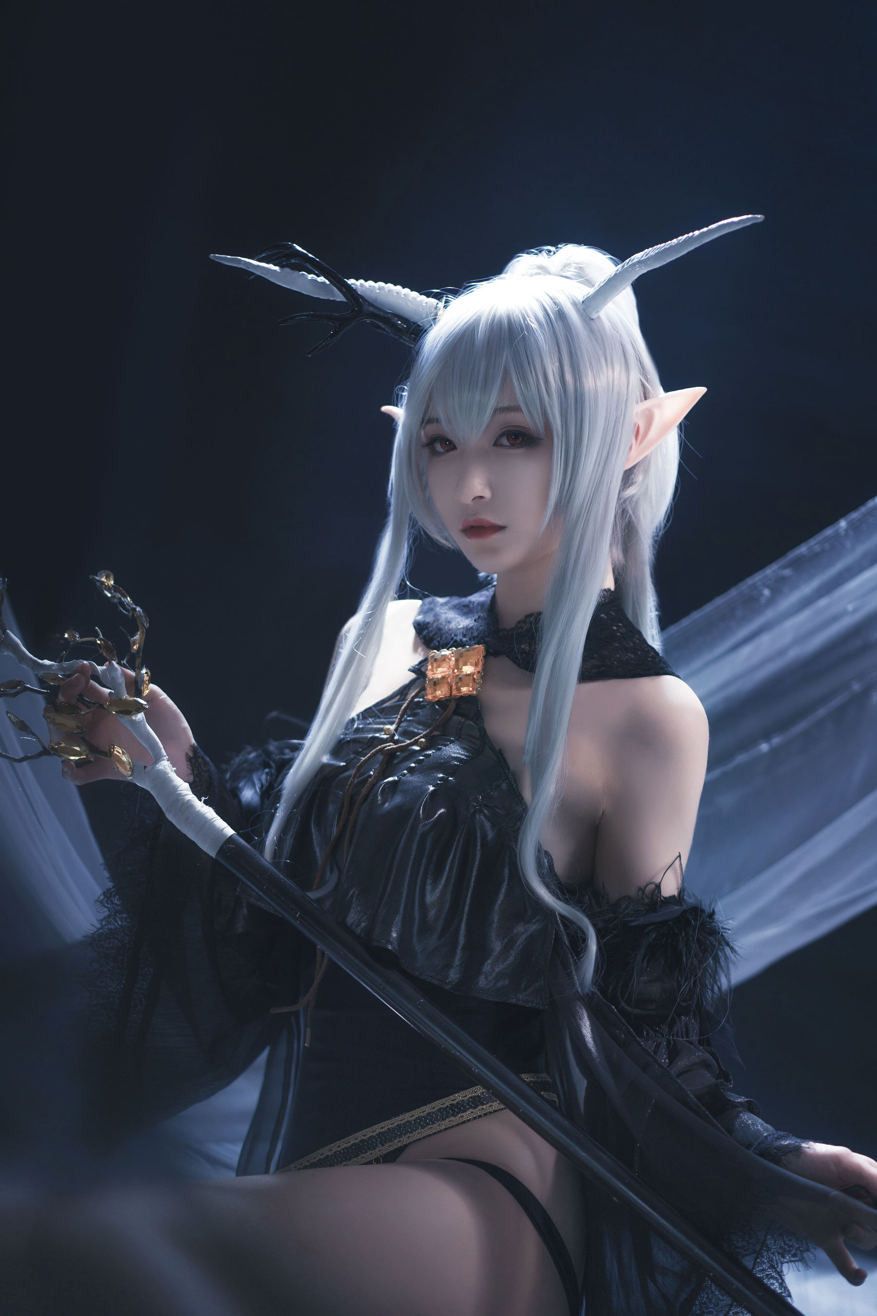 动漫博主铁板烧鬼舞w – 闪灵 [18P] - 秀人网免费无水印在线套图写真