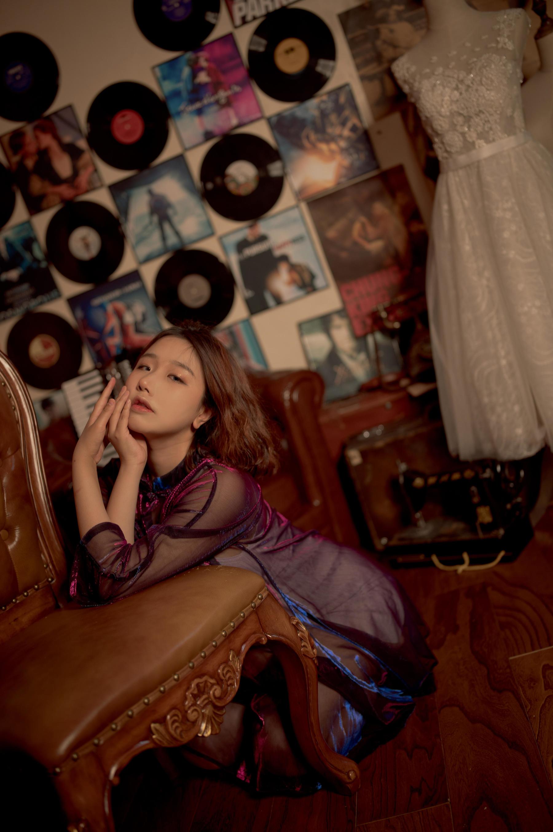 动漫博主穆零Mu0 – 思春 [13P] - 秀人网免费无水印在线套图写真