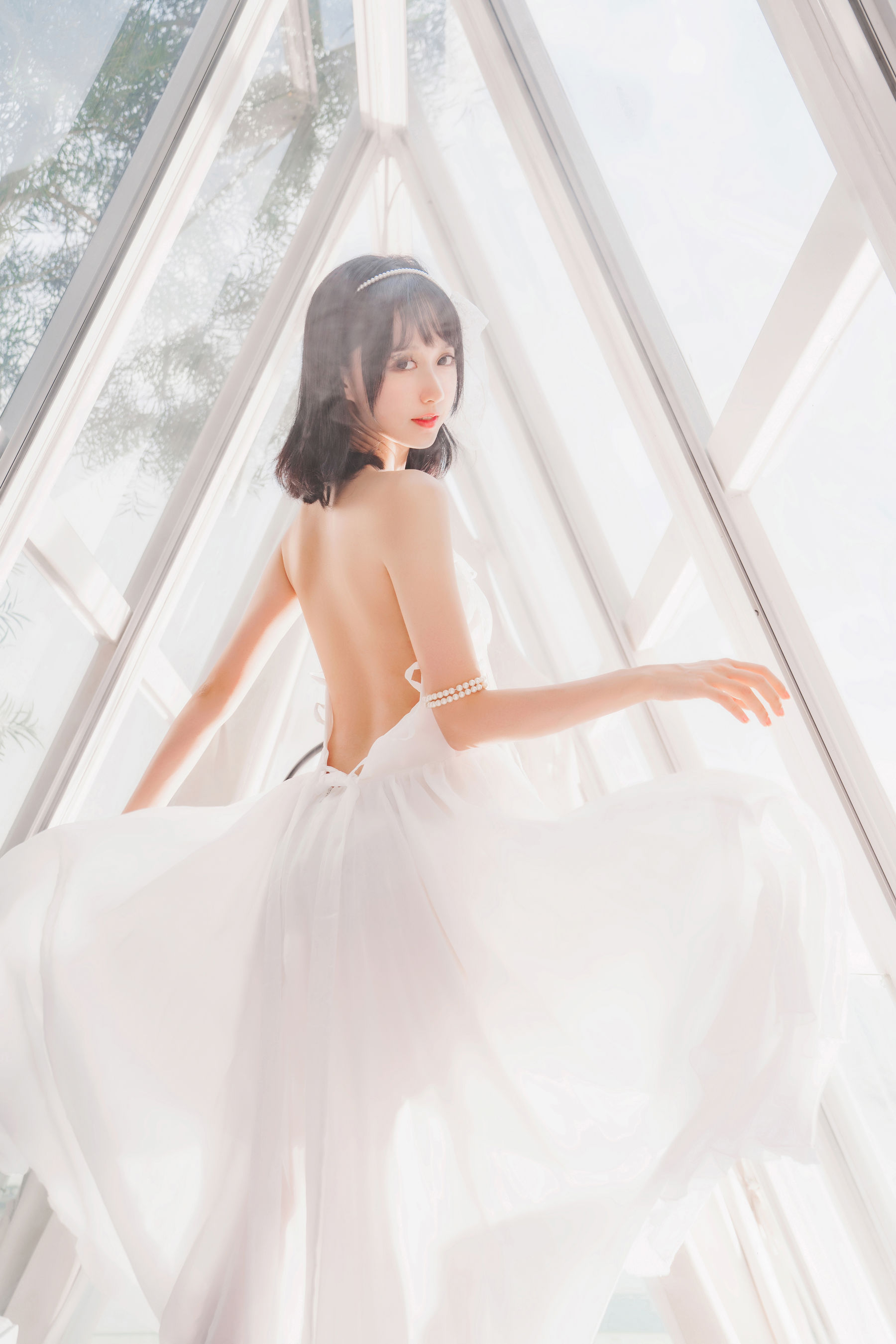 萌系小姐姐木绵绵OwO – 水波温柔 [24P] - 秀人网免费无水印在线套图写真