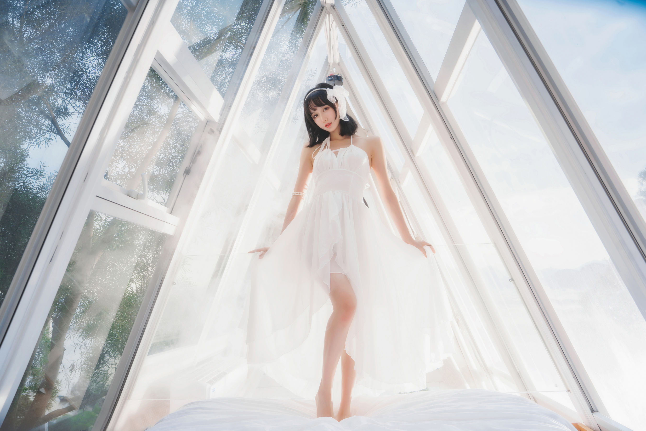 萌系小姐姐木绵绵OwO – 水波温柔 [24P] - 秀人网免费无水印在线套图写真