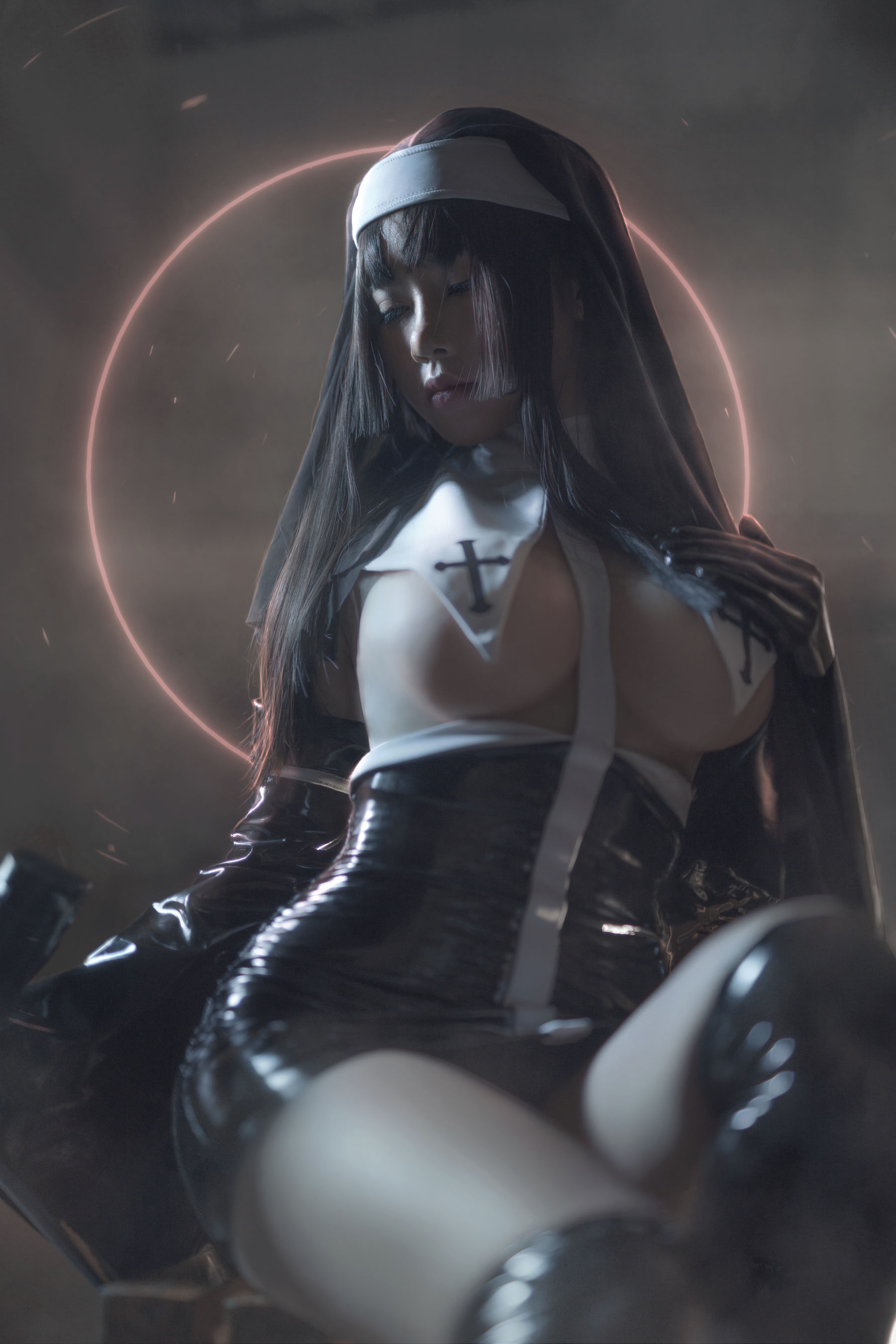 动漫博主uki雨季 – 修女黑胶衣 [12P] - 秀人网免费无水印在线套图写真