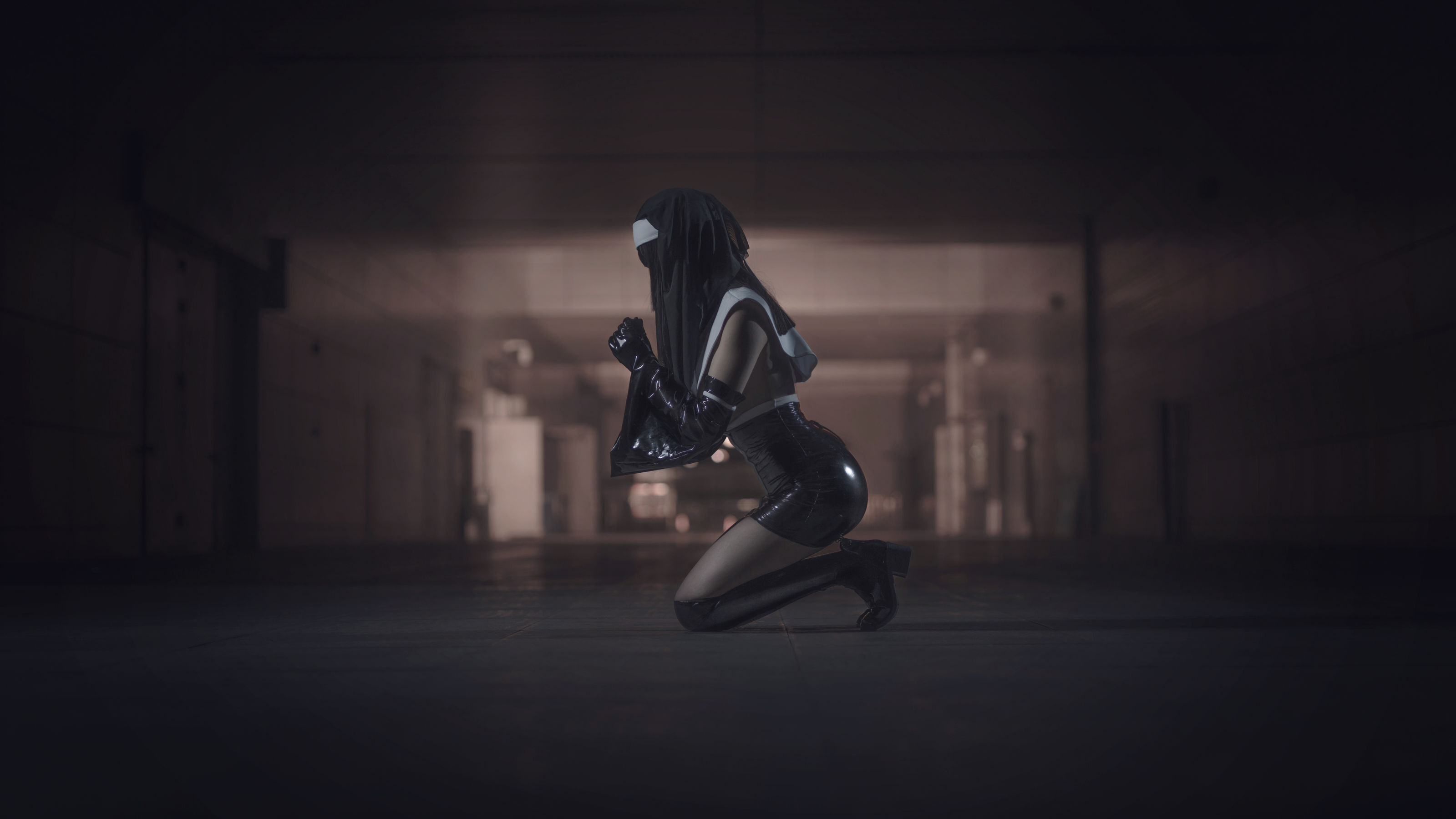 动漫博主uki雨季 – 修女黑胶衣 [12P] - 秀人网免费无水印在线套图写真