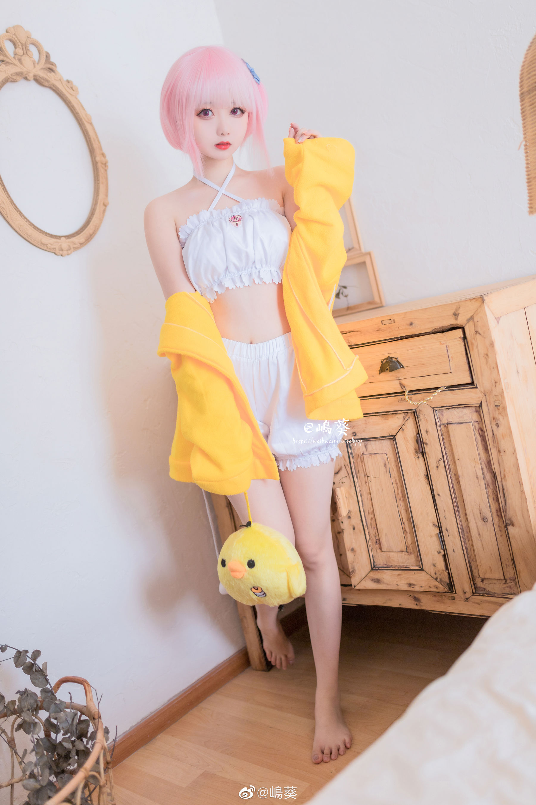 微博美女嶋葵 碧蓝航线 卯月 贪睡的天使 [12P] - 秀人网免费无水印在线套图写真