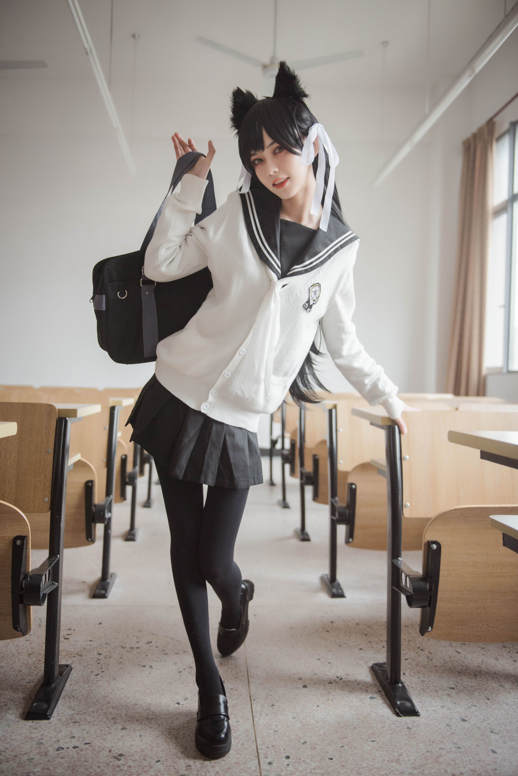 [萝莉COS] 小妖精你的负卿 – 爱宕制服 [10P] - 秀人网免费无水印在线套图写真