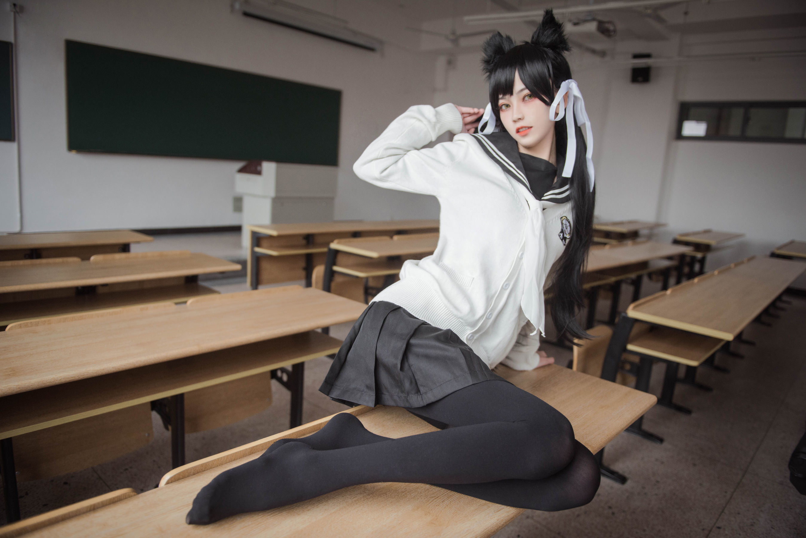 [萝莉COS] 小妖精你的负卿 – 爱宕制服 [10P] - 秀人网免费无水印在线套图写真