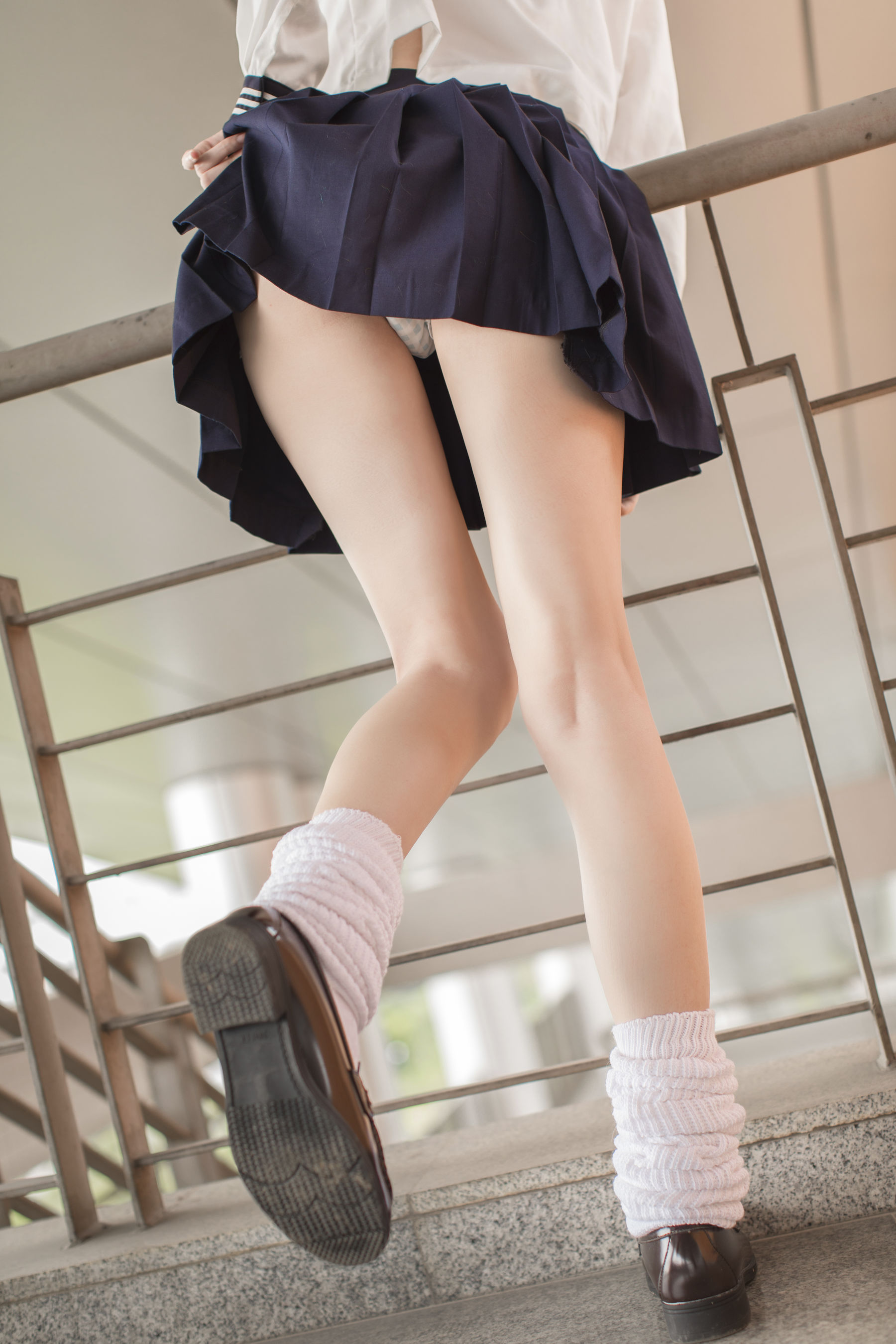 萌妹子眼酱大魔王w – 绝对领域 [10P] - 秀人网免费无水印在线套图写真