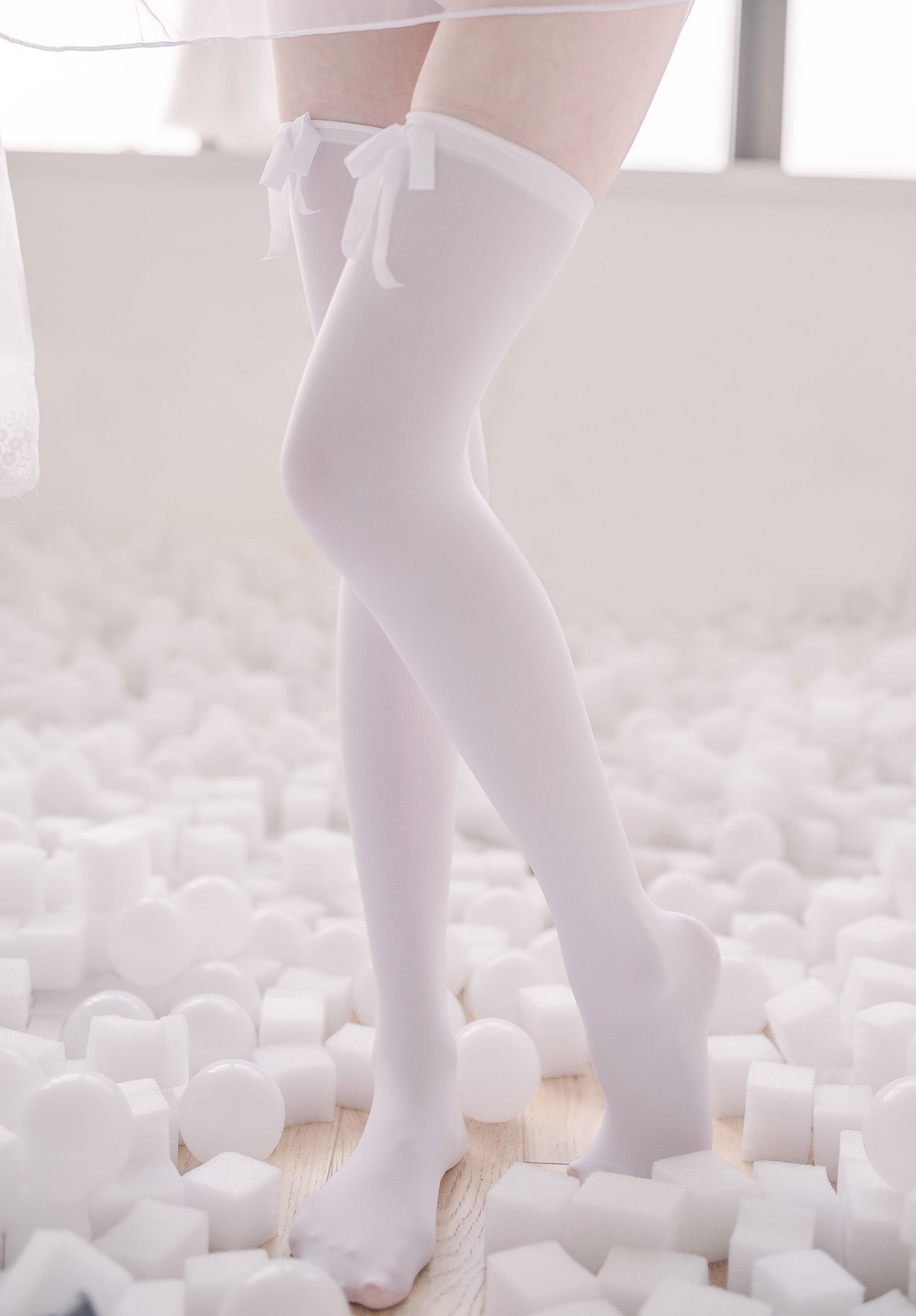 小妖精你的负卿 95泳装 [14P] - 秀人网免费无水印在线套图写真