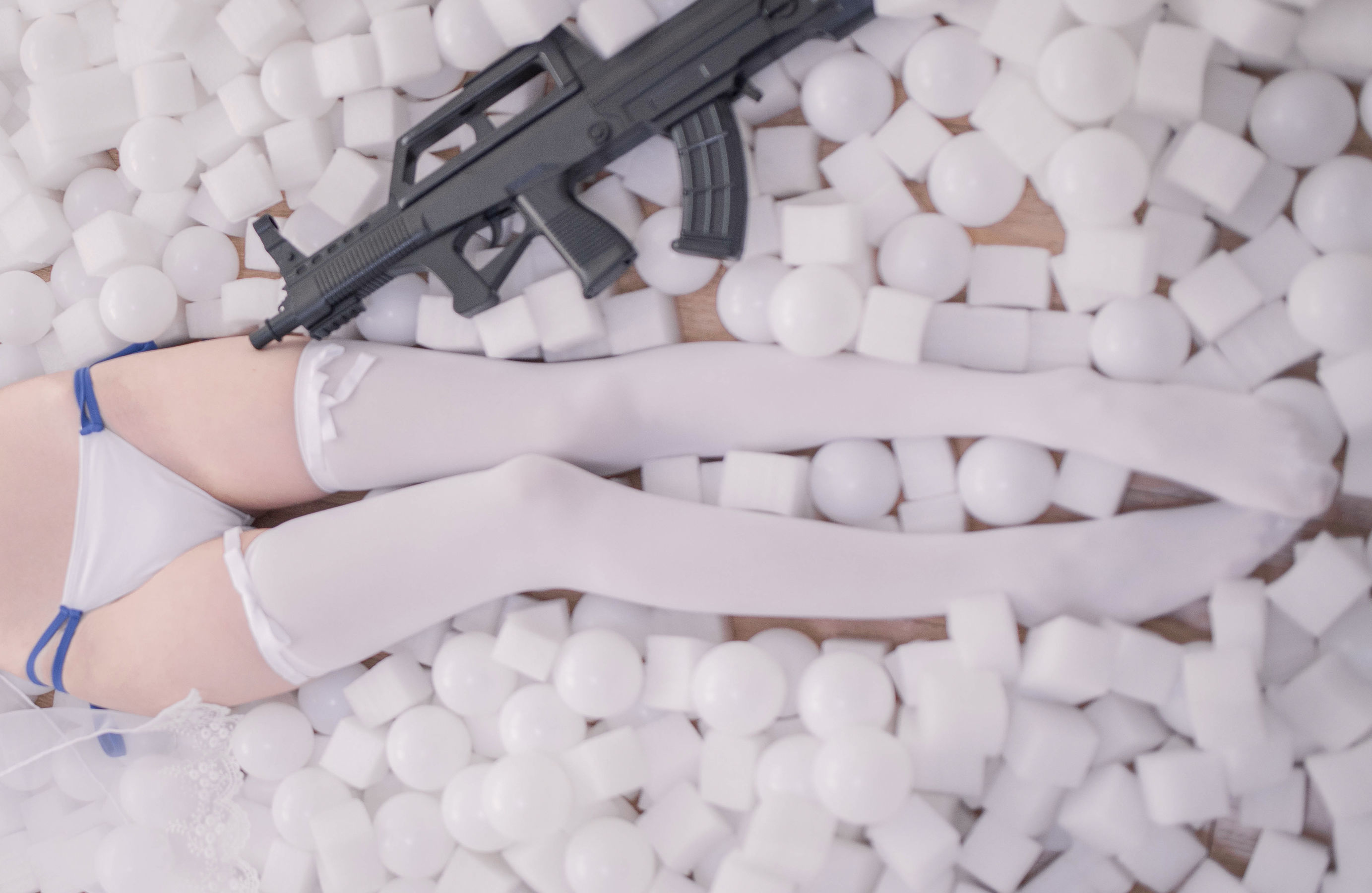 小妖精你的负卿 95泳装 [14P] - 秀人网免费无水印在线套图写真