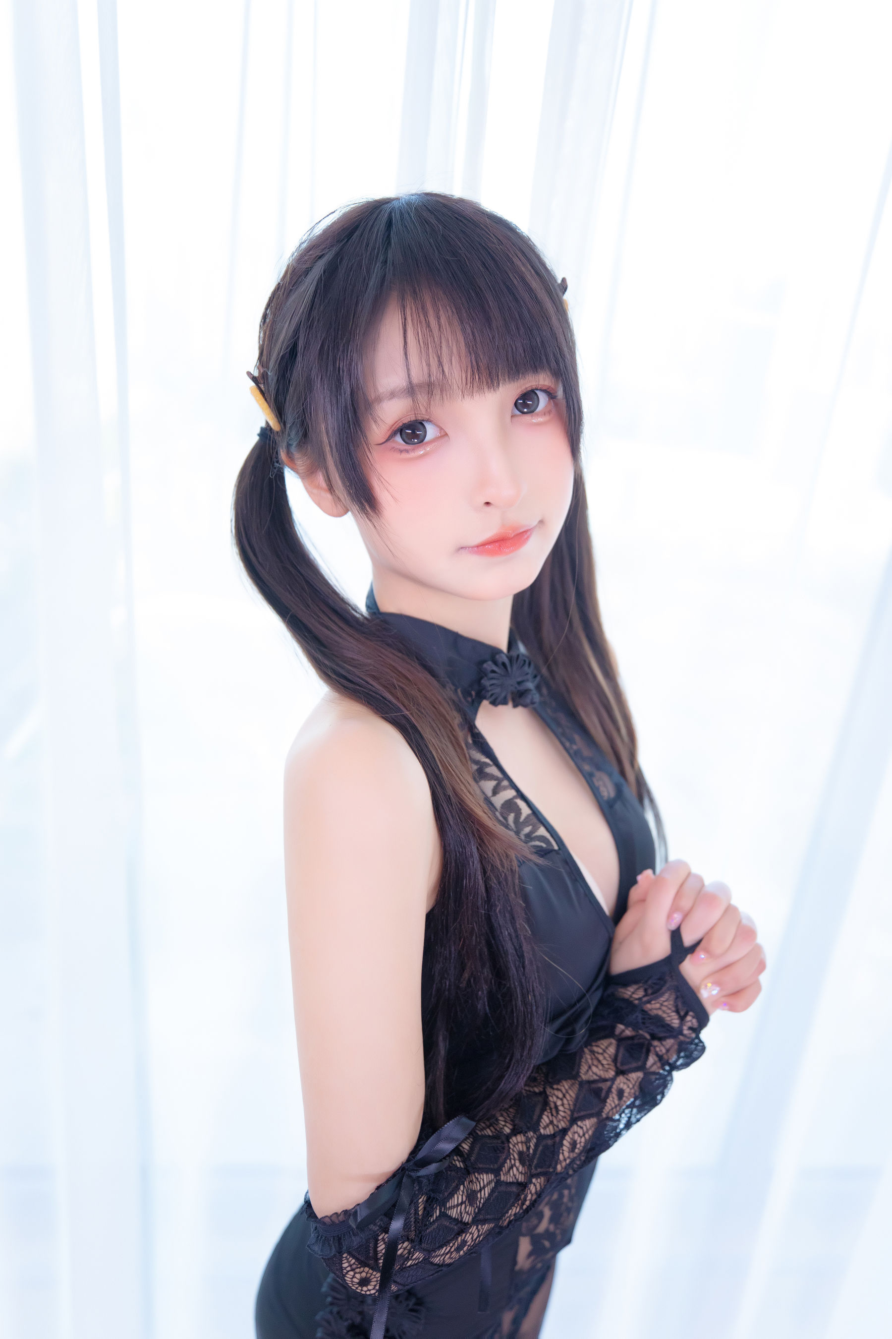 萝莉神楽板真冬 – 恋爱魔咒 [75P] - 秀人网免费无水印在线套图写真