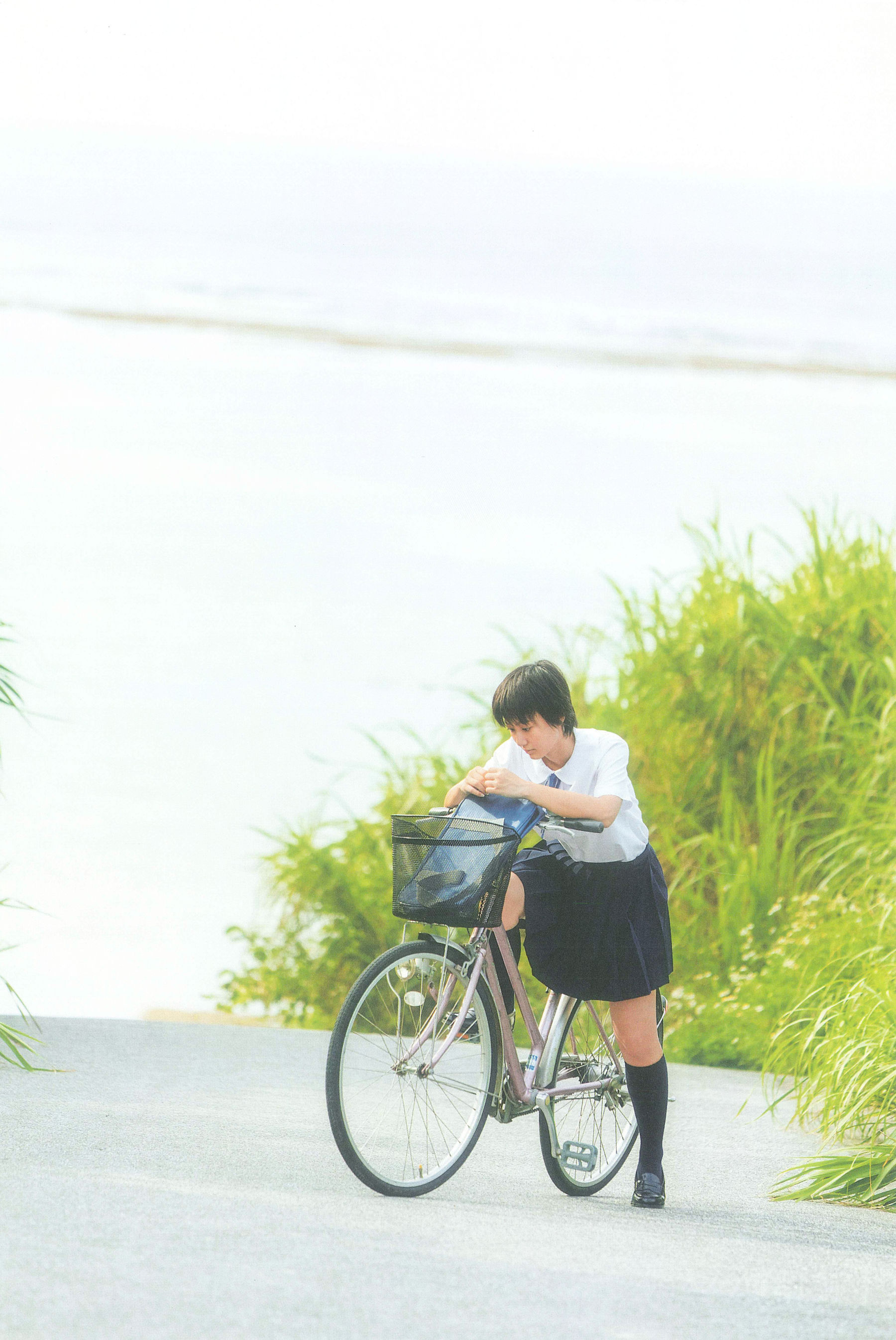 Manami Arai 新井愛瞳『セブンティーンズ@ブルー』1st写真集 [155P] - 秀人网免费无水印在线套图写真