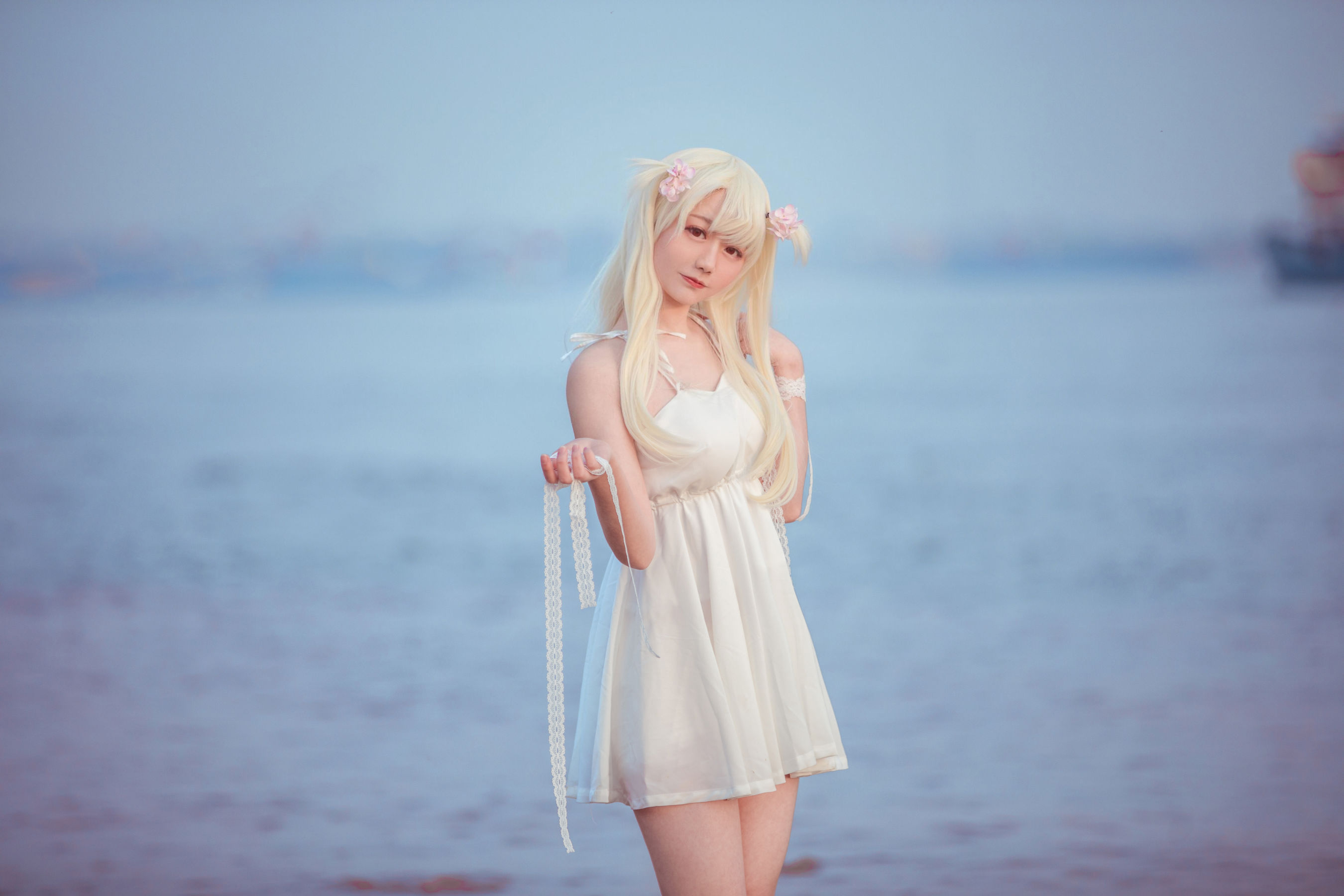 动漫博主弦音sic – 伊莉雅 白裙 [9P] - 秀人网免费无水印在线套图写真