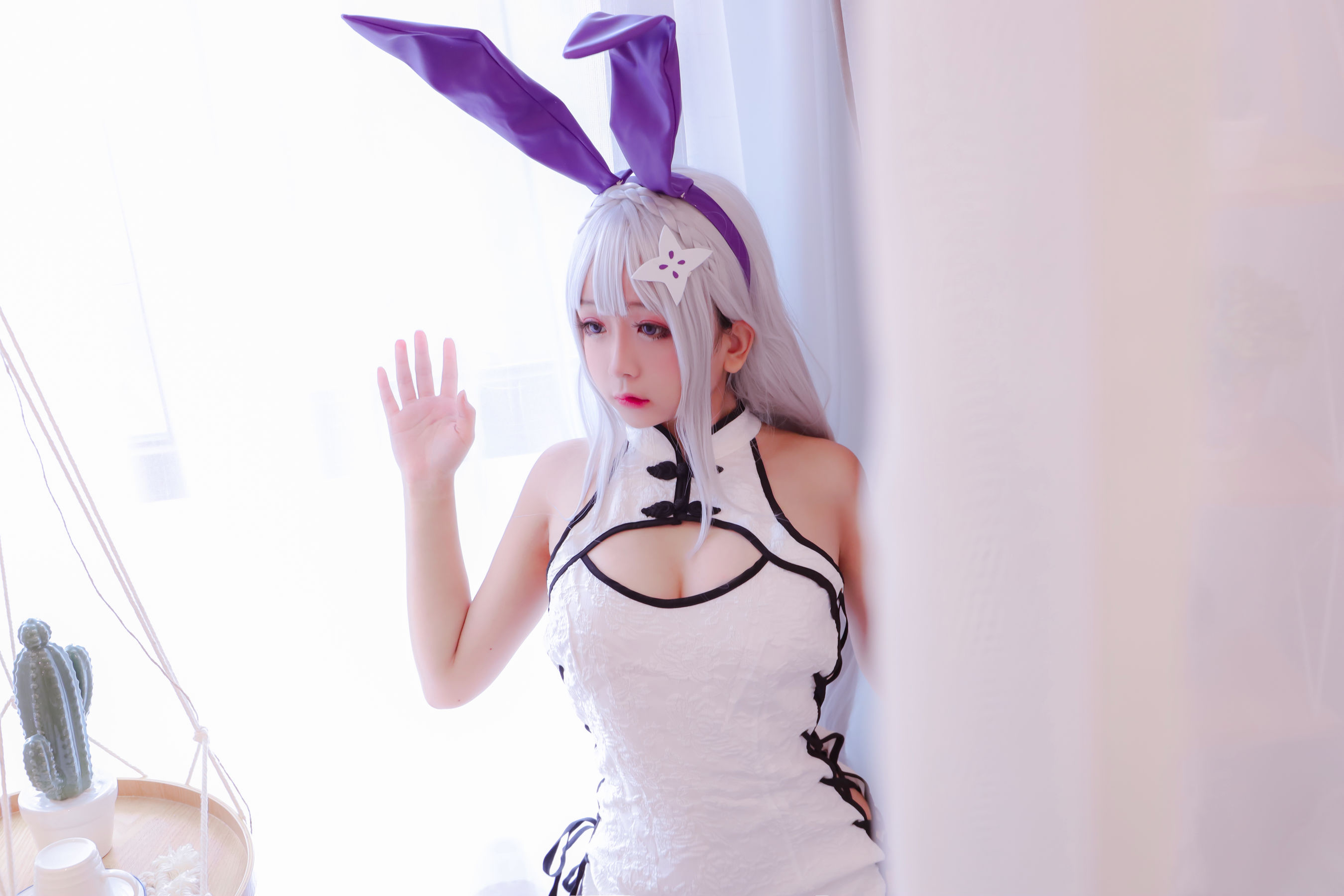 Cosplay日奈娇 白旗袍 [42P] - 秀人网免费无水印在线套图写真