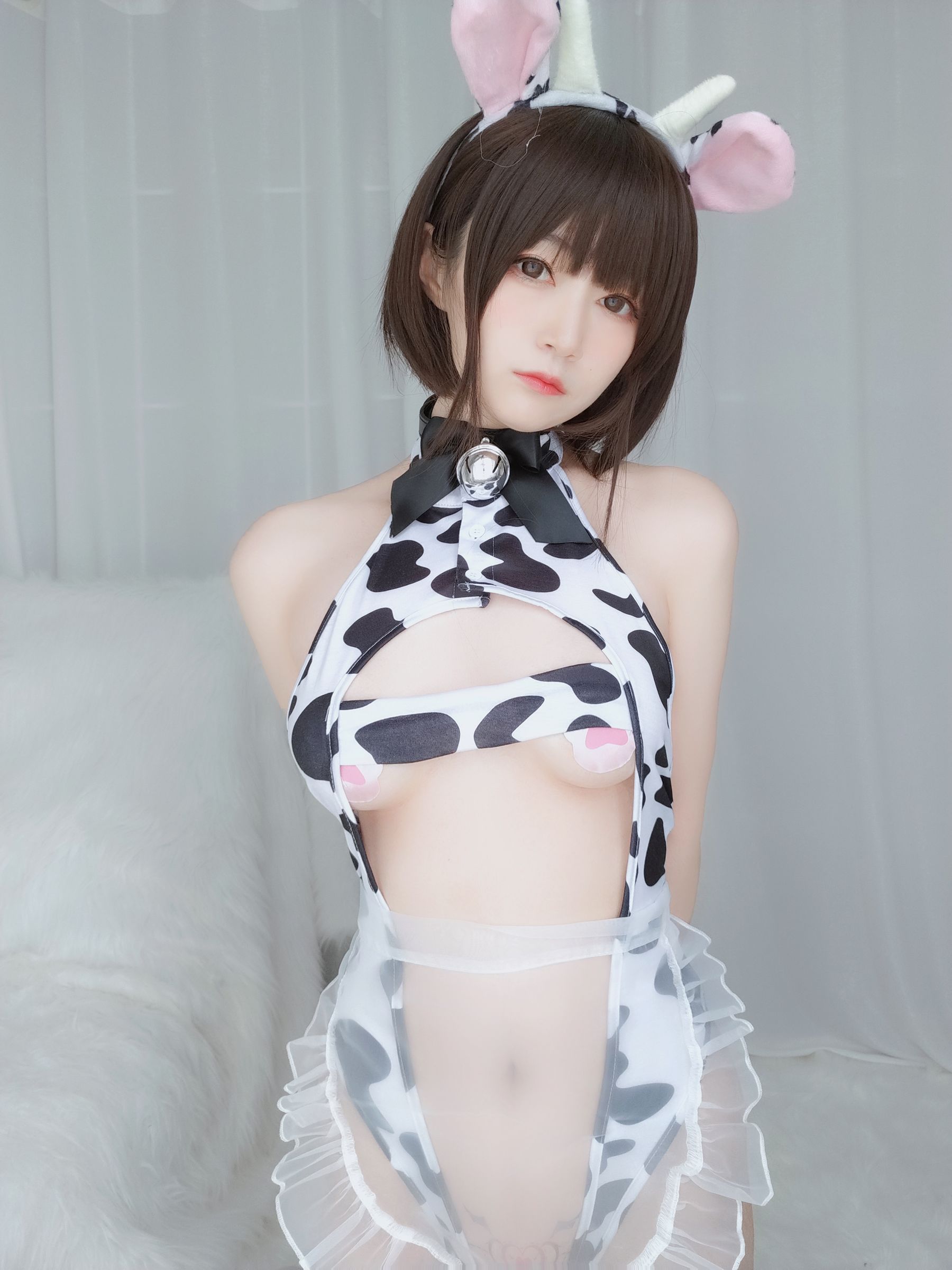 Coser小姐姐白银 – 可爱奶牛 [90P] - 秀人网免费无水印在线套图写真