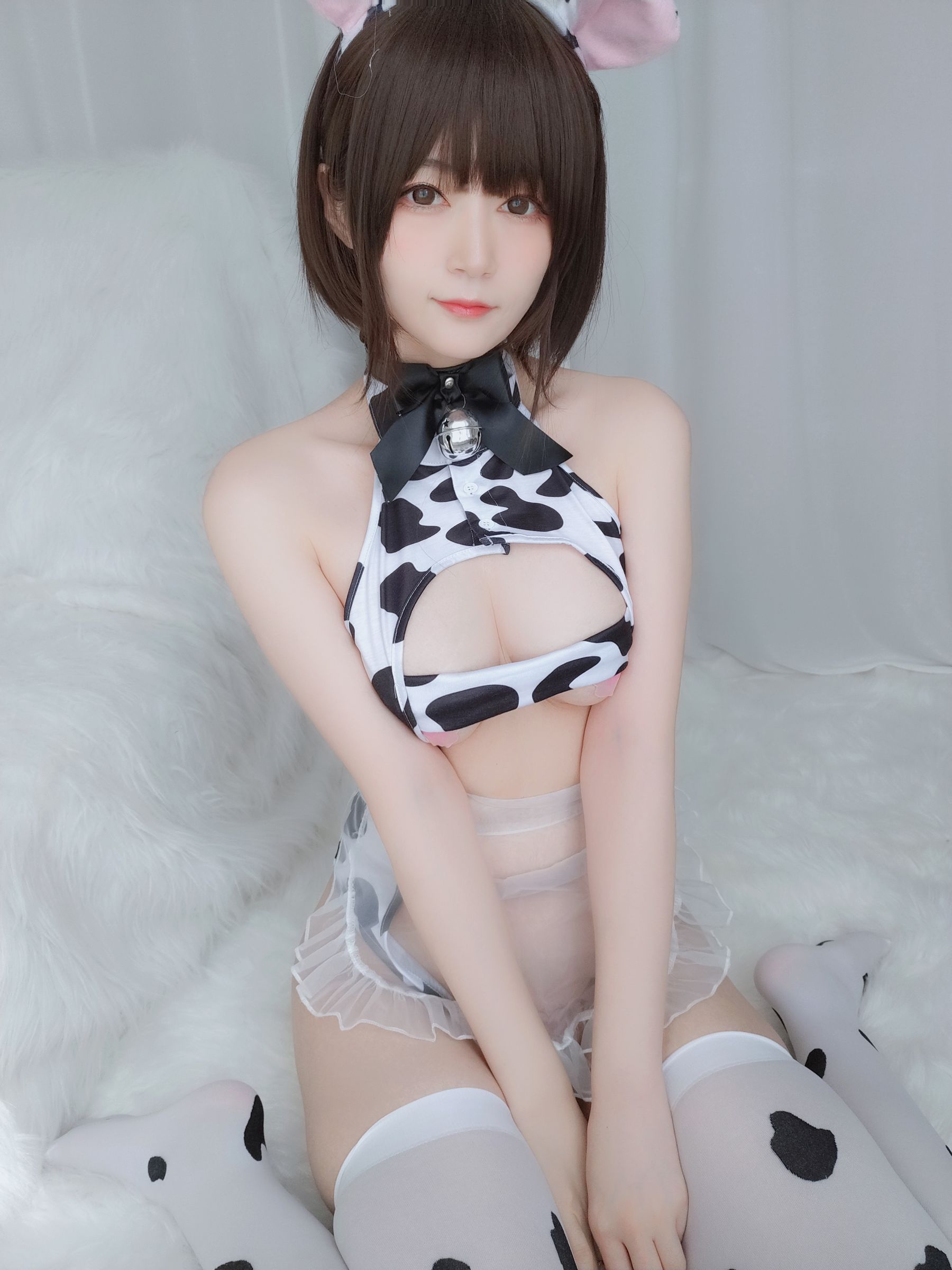 Coser小姐姐白银 – 可爱奶牛 [90P] - 秀人网免费无水印在线套图写真