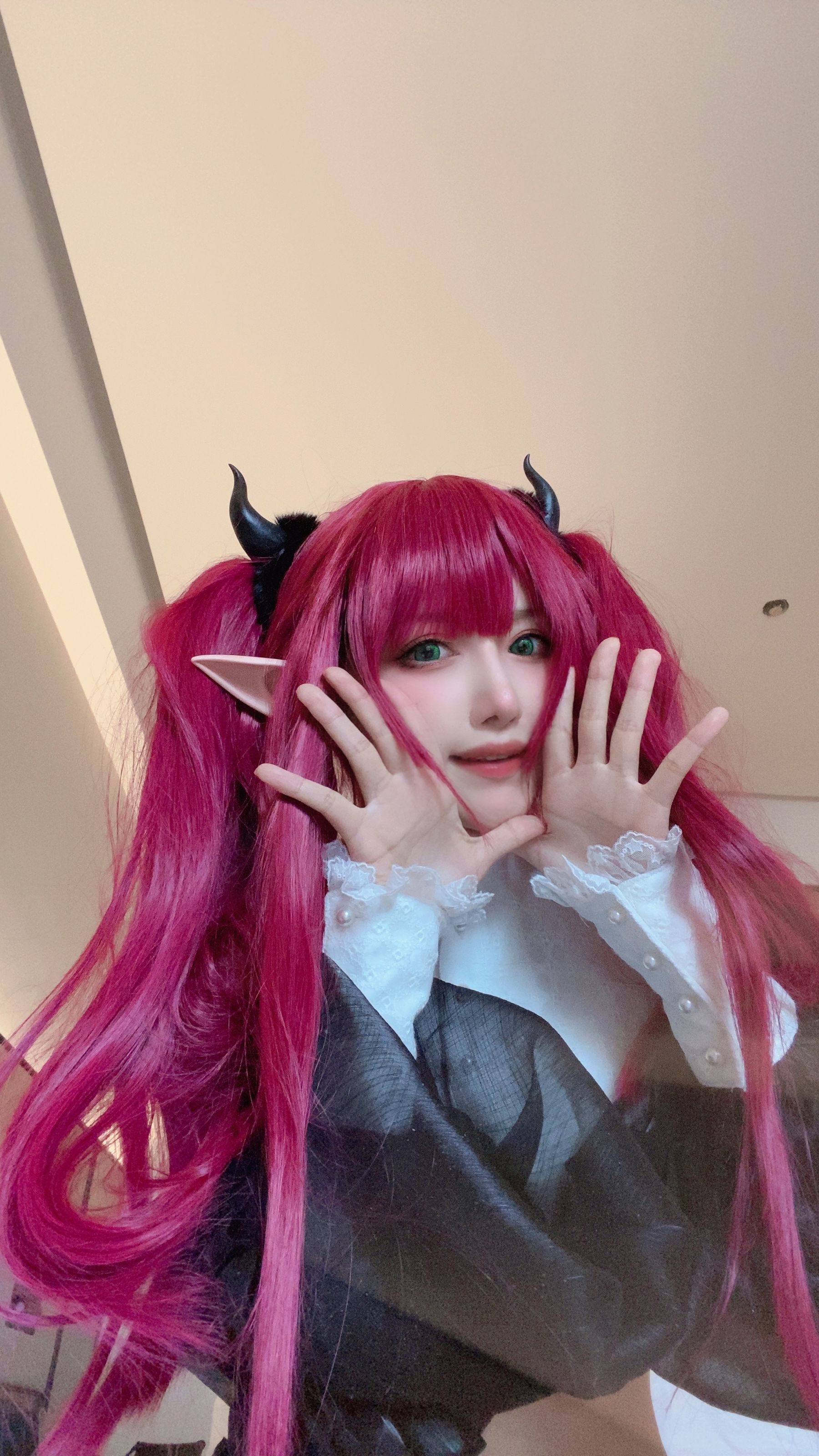 Shika小鹿鹿 – 喜多川海梦 小雫内衣 [17P] - 秀人网免费无水印在线套图写真