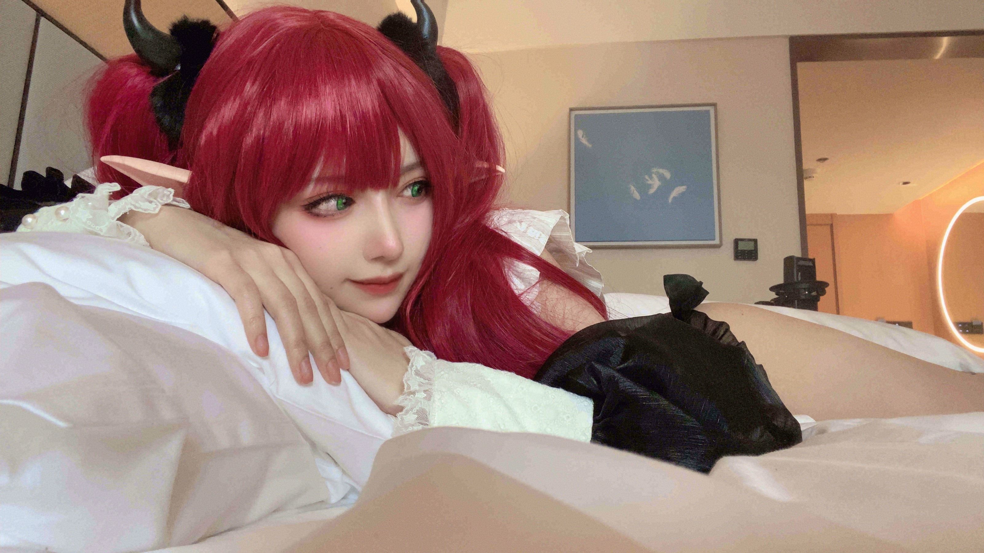 Shika小鹿鹿 – 喜多川海梦 小雫内衣 [17P] - 秀人网免费无水印在线套图写真