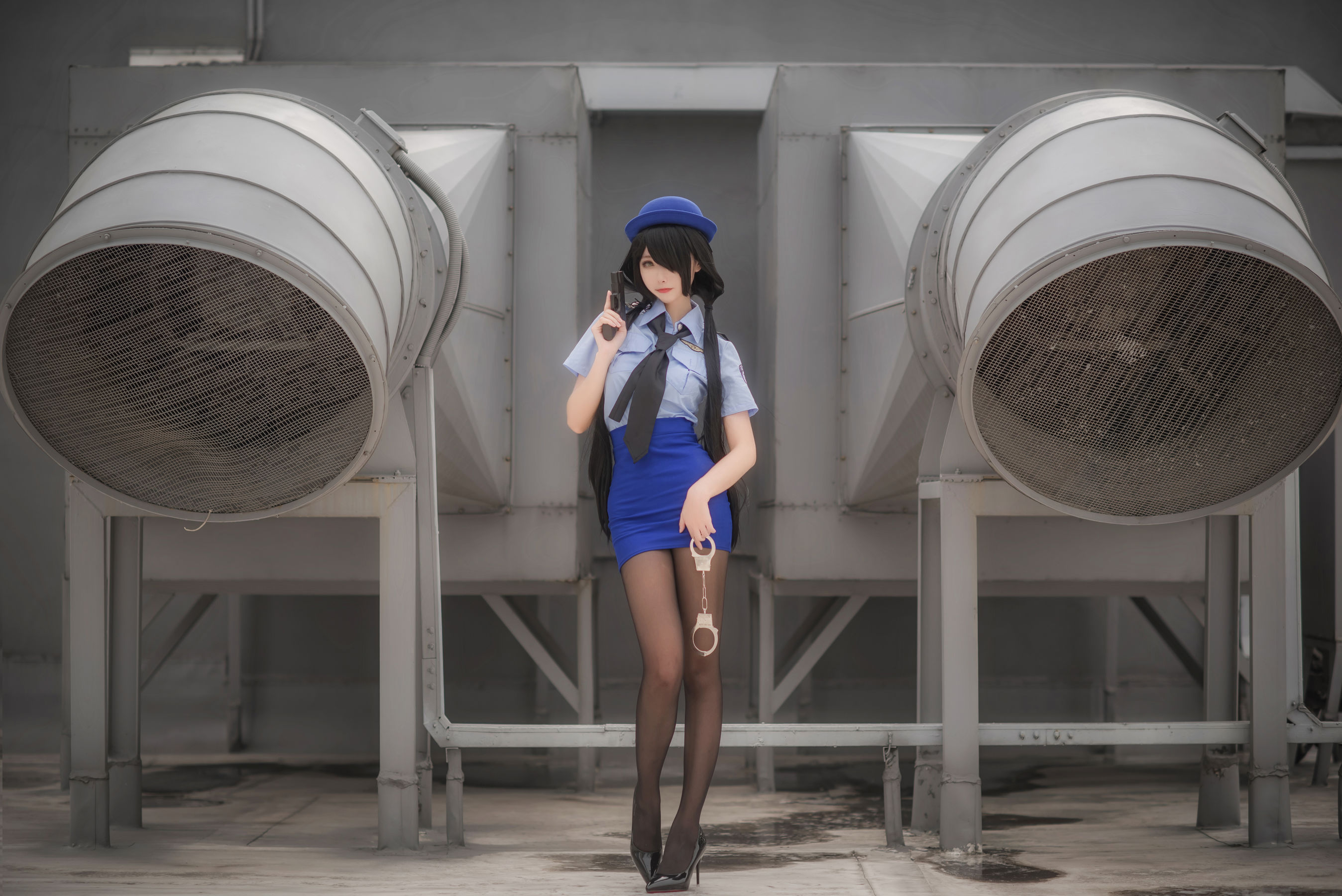 微博妹子Momoko葵葵 – 狂三 女警 [20P] - 秀人网免费无水印在线套图写真