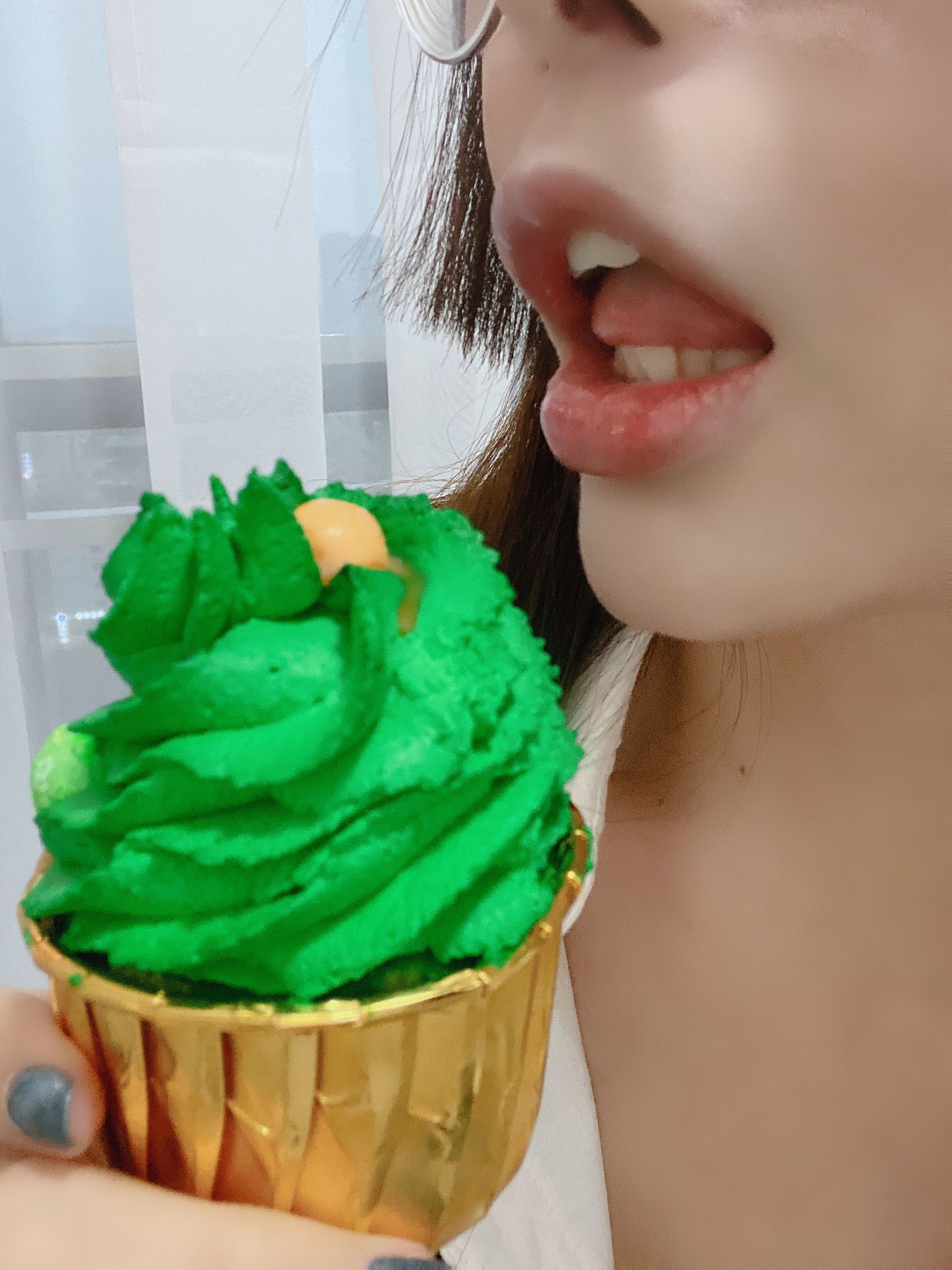 秋和柯基(夏小秋秋秋) – 圣诞自拍 [15P] - 秀人网免费无水印在线套图写真