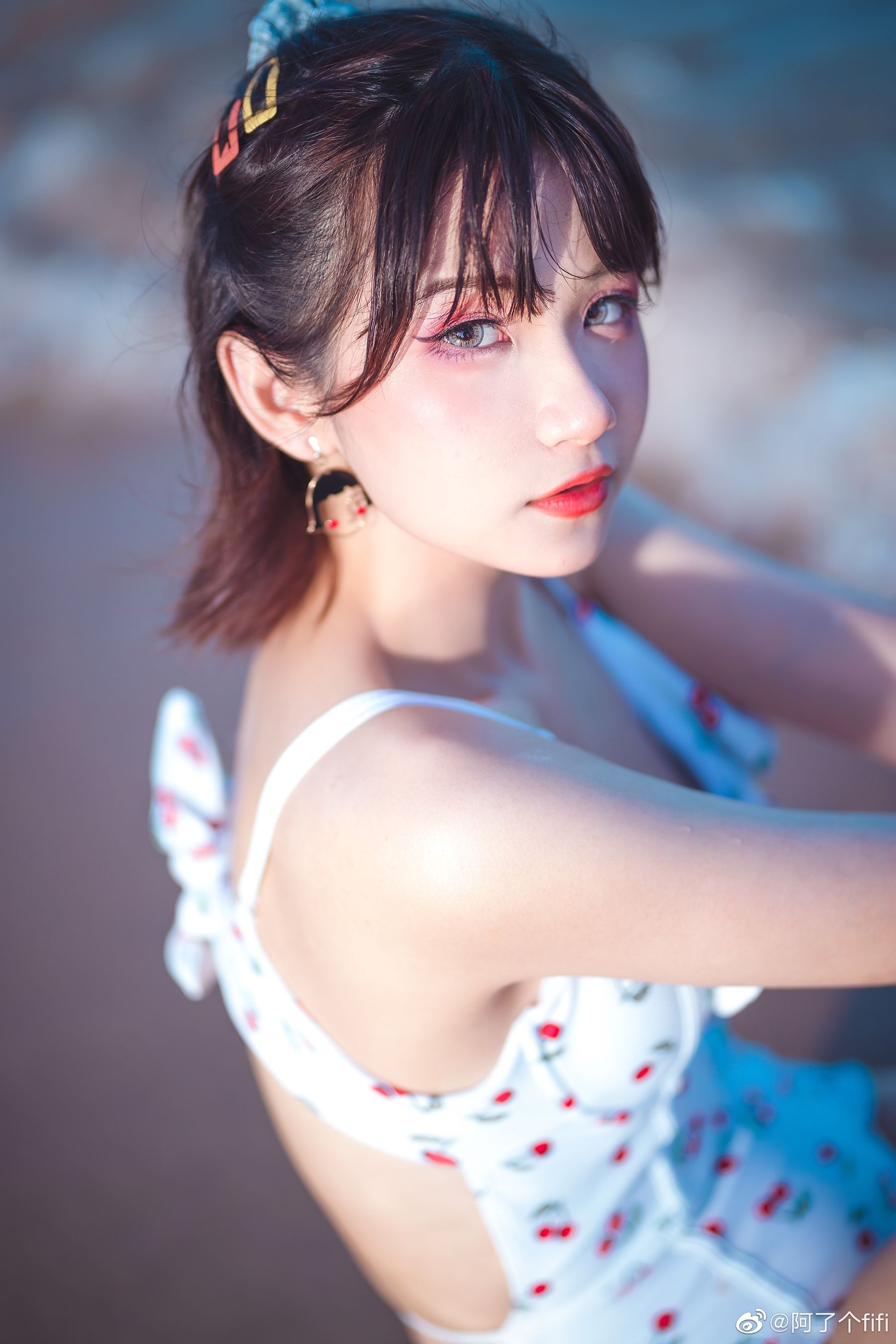 动漫博主阿了个fifi – 夏天泳装 [13P] - 秀人网免费无水印在线套图写真