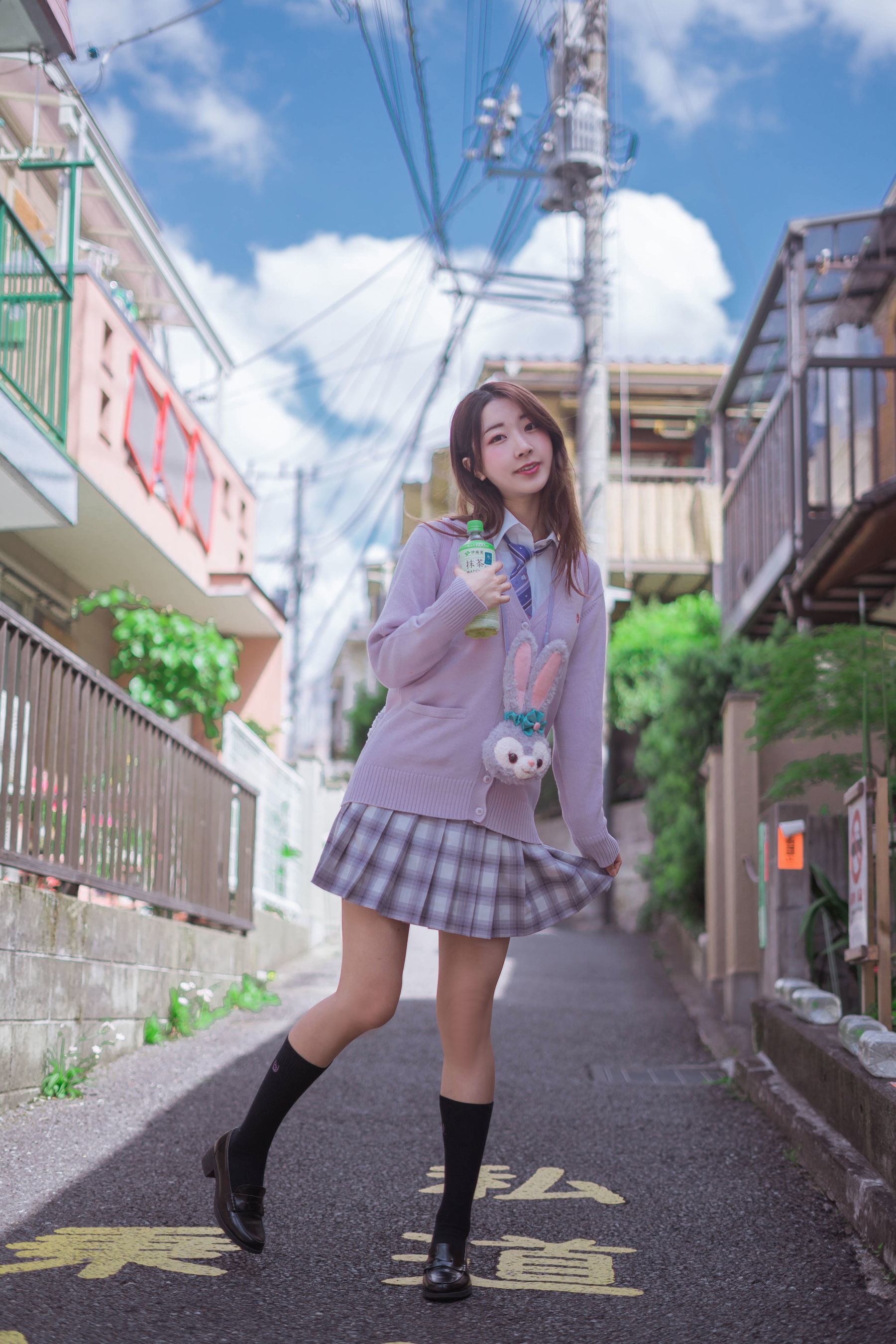 人气Coser黑川 民宿楼下 [15P] - 秀人网免费无水印在线套图写真