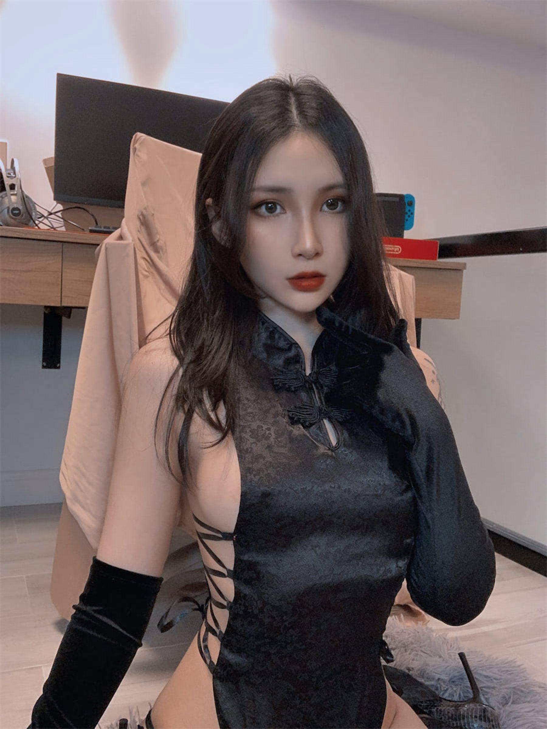 vams子 – 黑色旗袍 [30P] - 秀人网免费无水印在线套图写真