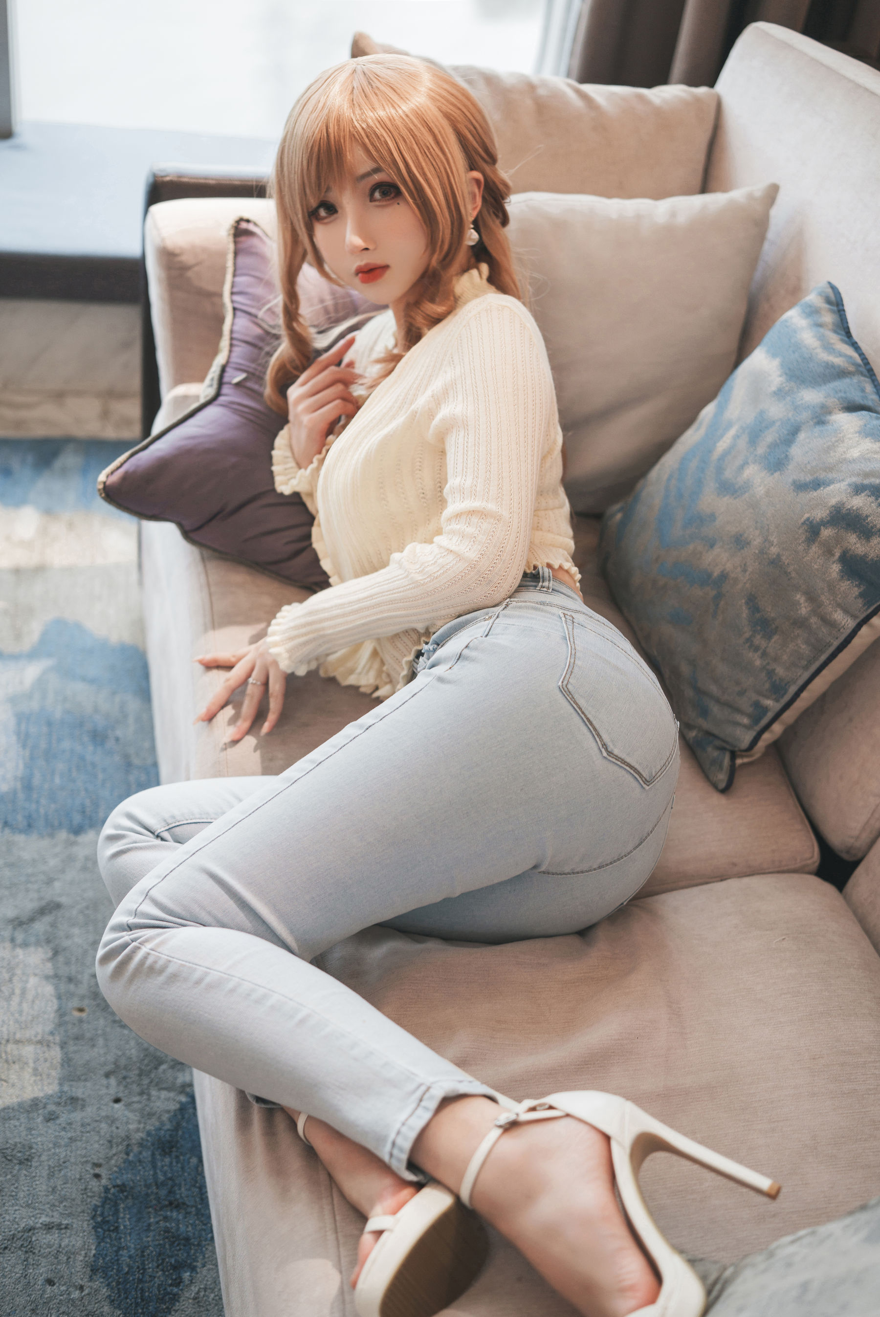 COS福利rioko凉凉子 – 人妻 [26P] - 秀人网免费无水印在线套图写真