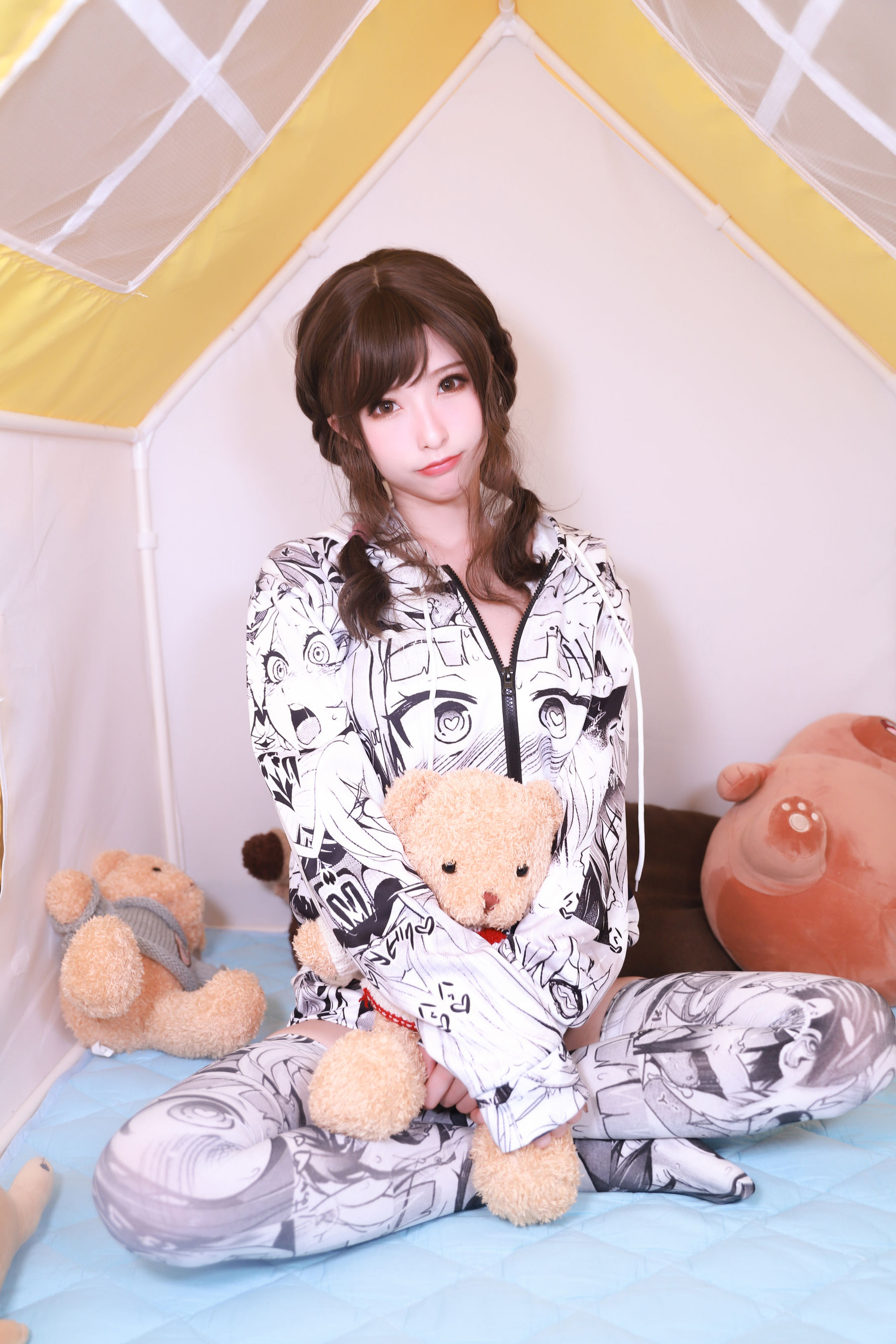 尤物清水由乃 – 漫画女孩 [34P] - 秀人网免费无水印在线套图写真