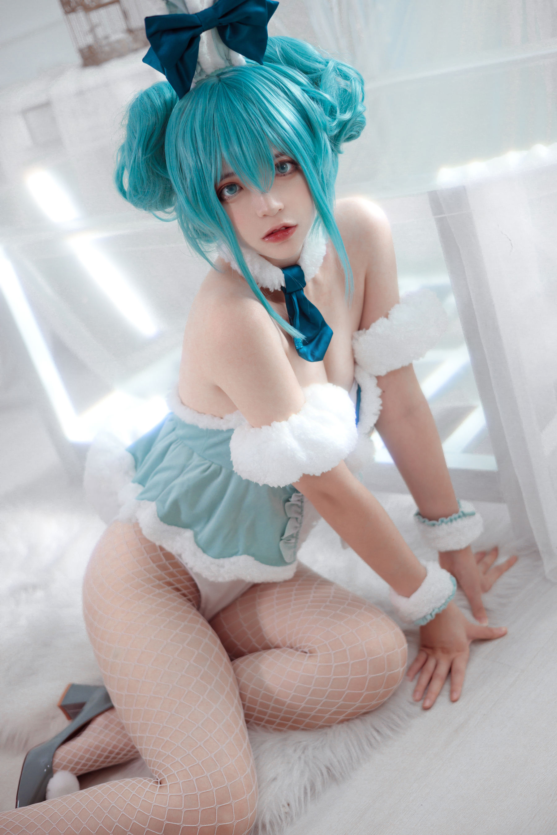 疯猫ss – miku初音兔女郎 [25P] - 秀人网免费无水印在线套图写真