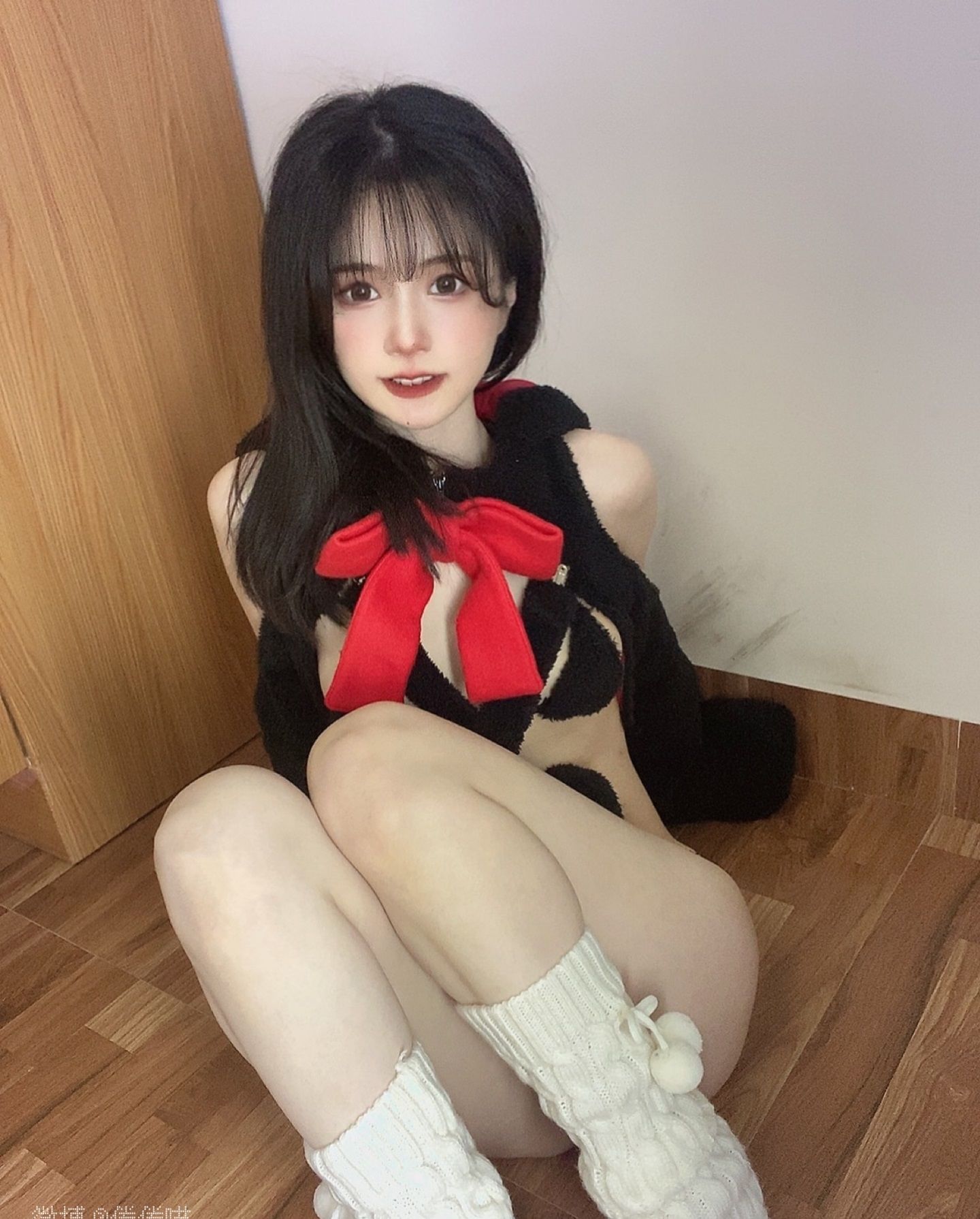 倦倦喵 – 黑猫 [51P] - 秀人网免费无水印在线套图写真