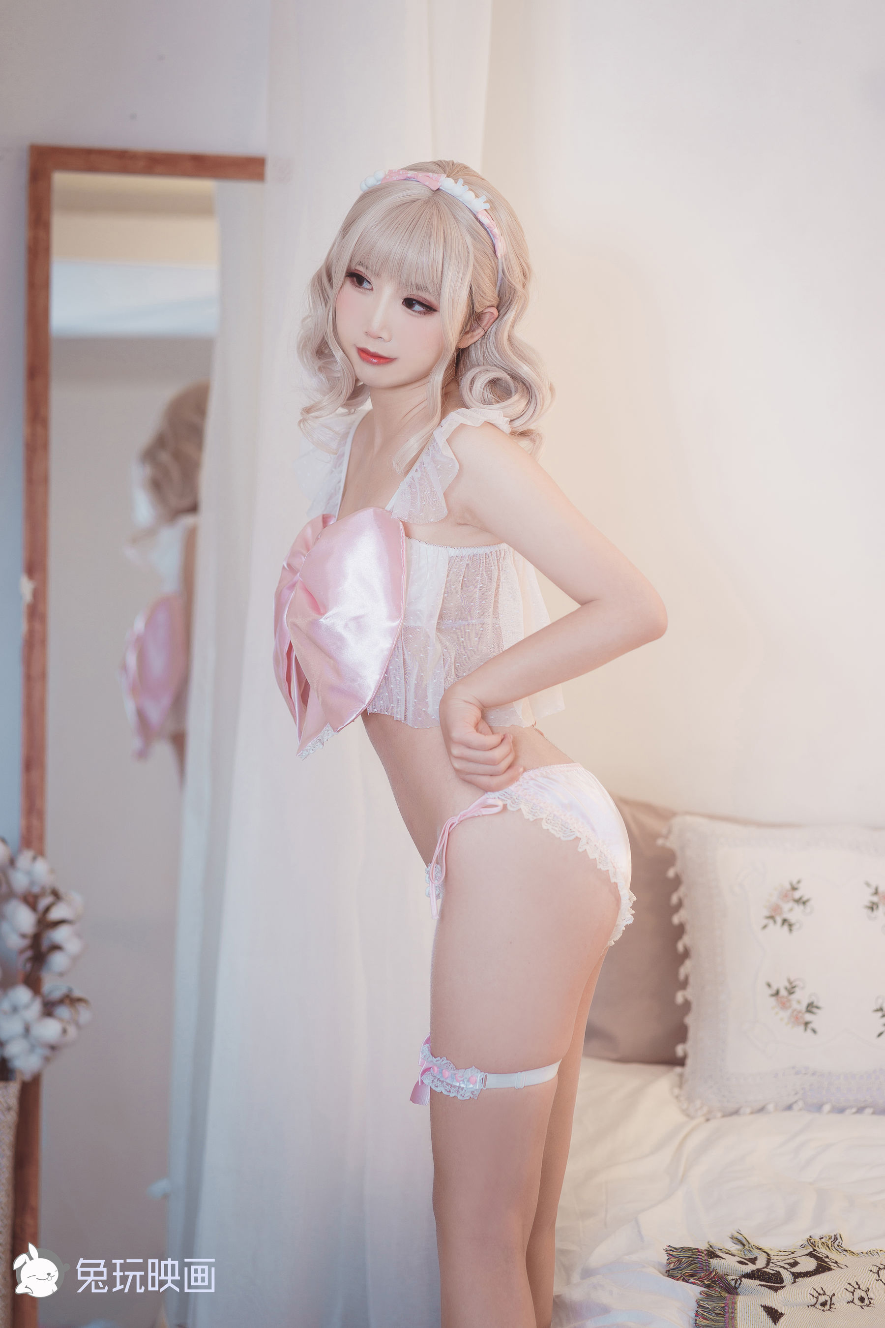 可爱人气Coser面饼仙儿 蝴蝶结内衣 [12P] - 秀人网免费无水印在线套图写真