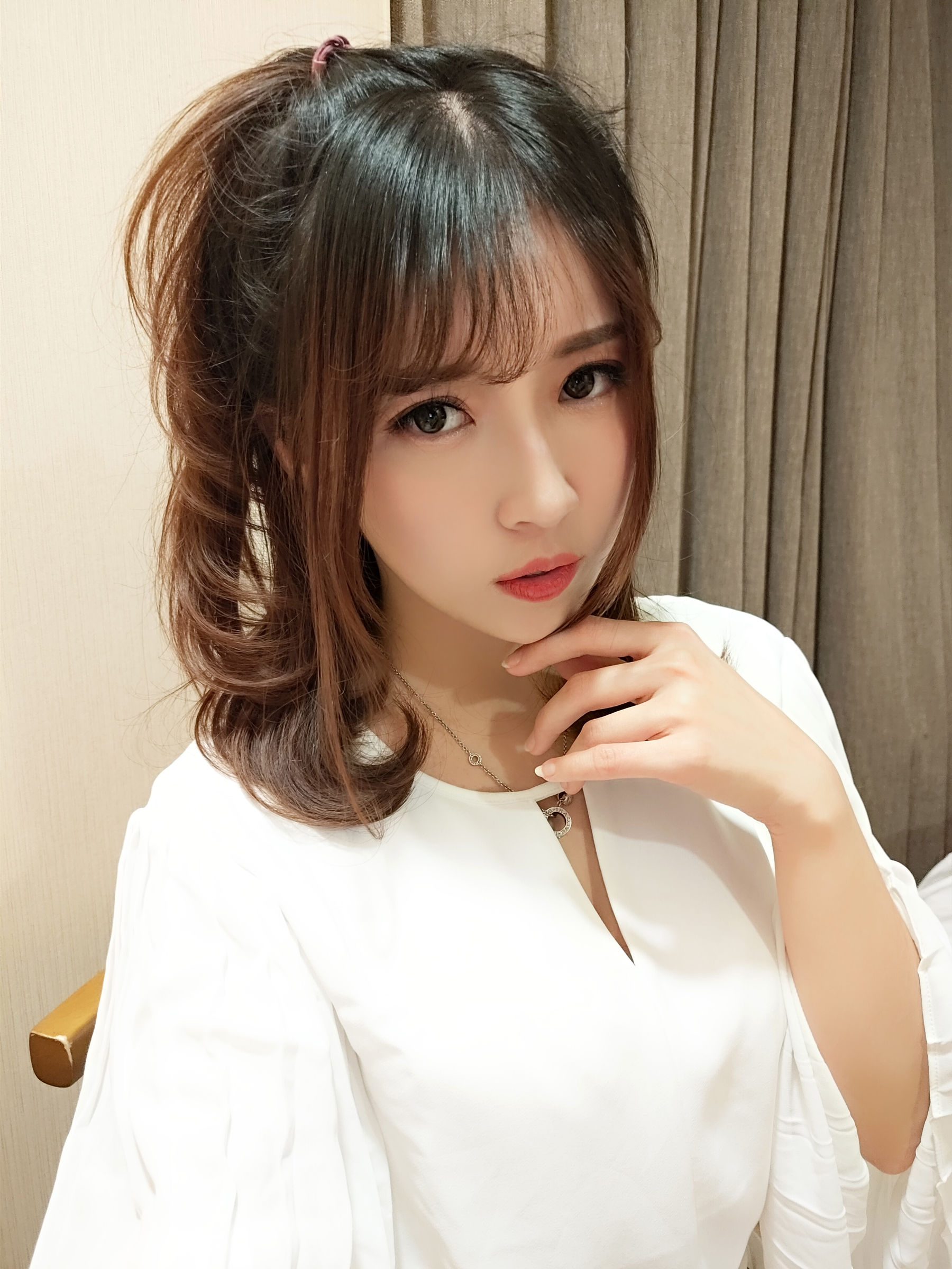 斗鱼主播小女巫露娜 – OL风肤色连裤袜 [40P] - 秀人网免费无水印在线套图写真