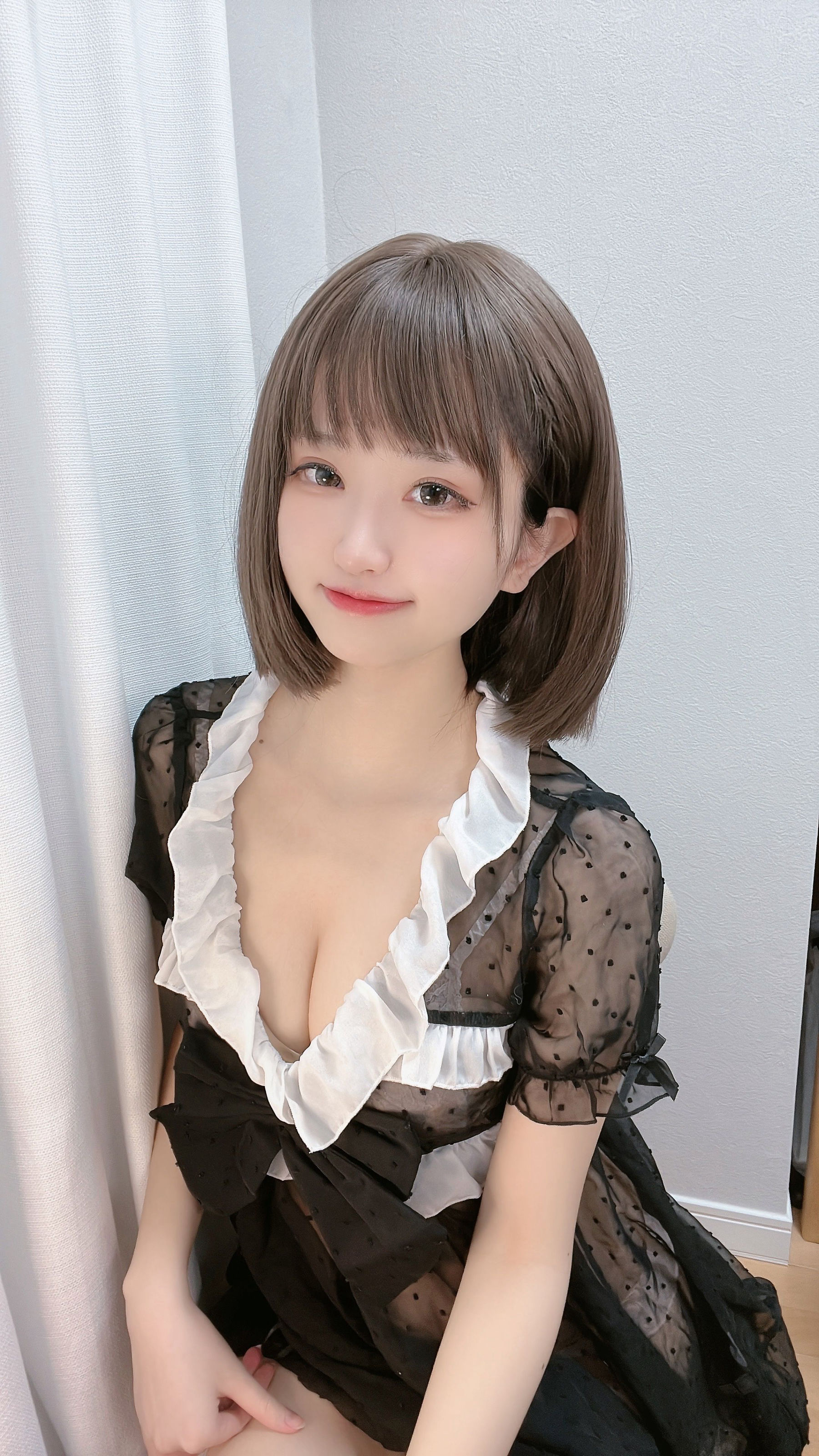 千阳(ちよ) – 短头发！ [20P] - 秀人网免费无水印在线套图写真