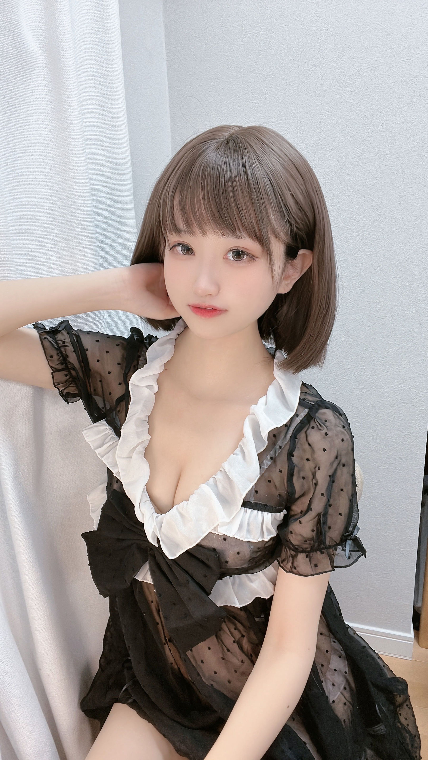 千阳(ちよ) – 短头发！ [20P] - 秀人网免费无水印在线套图写真