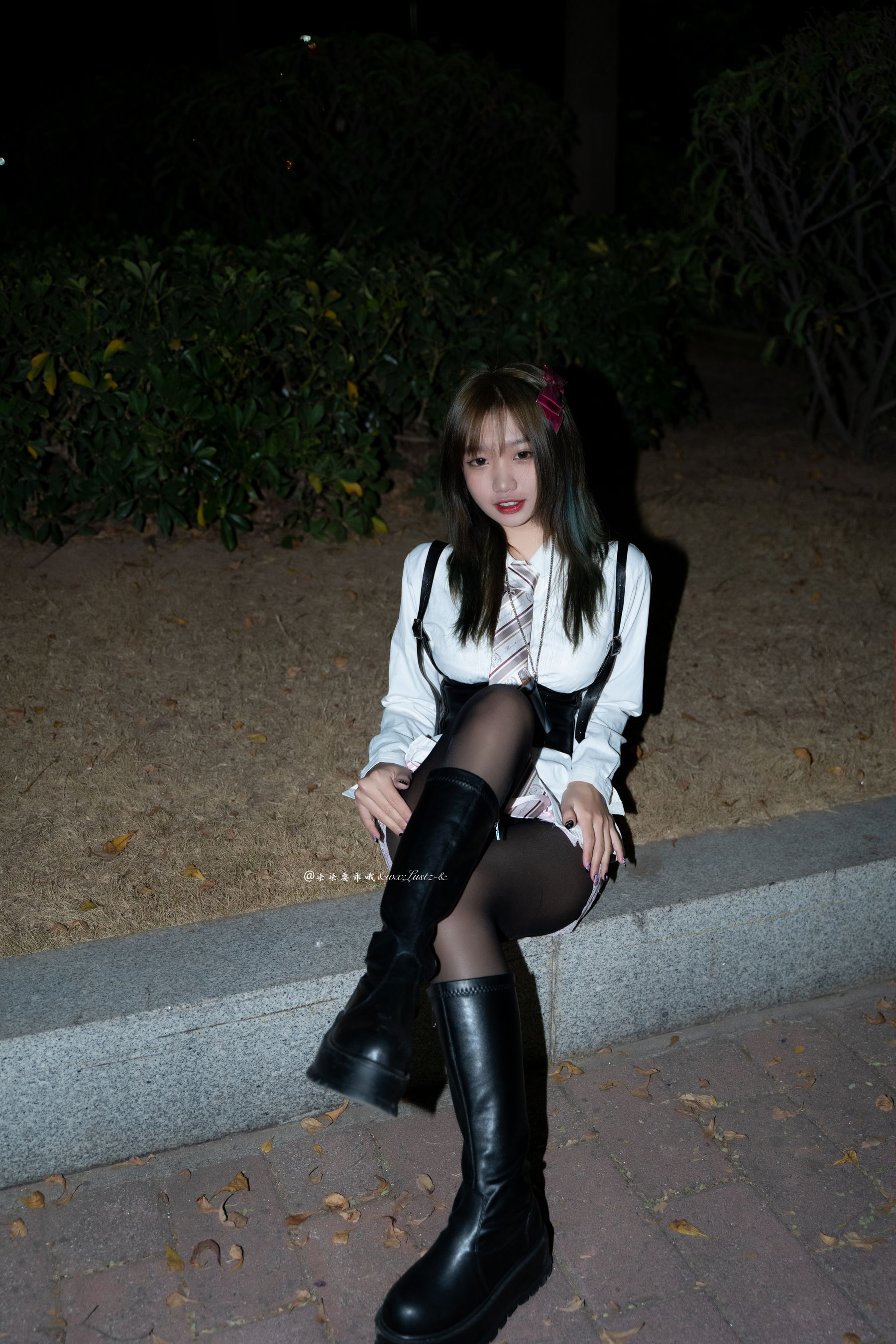 动漫博主柒柒要乖哦 – 车内1 [47P] - 秀人网免费无水印在线套图写真