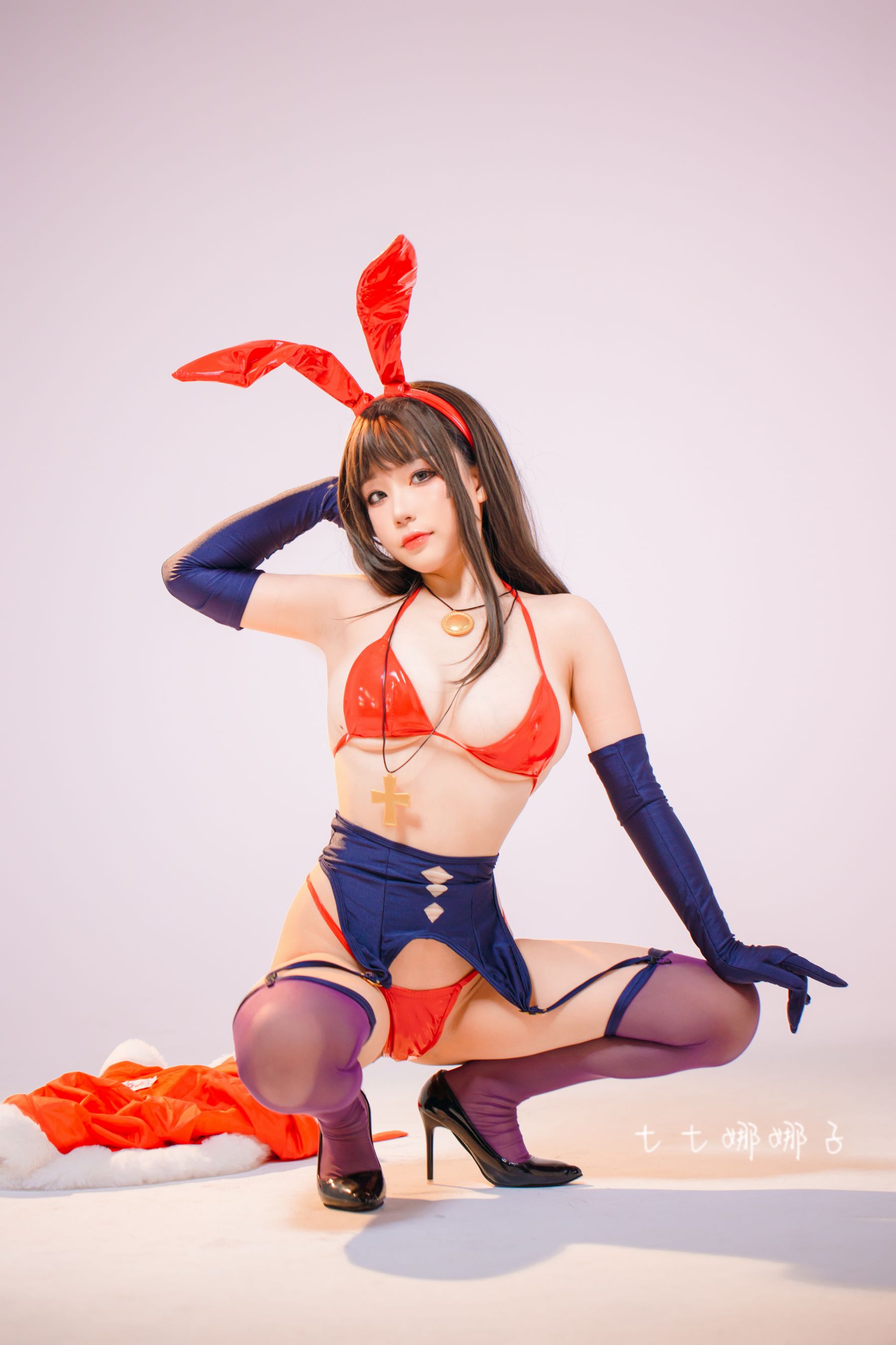 七七娜娜子 – 圣诞魔太郎 [23P] - 秀人网免费无水印在线套图写真