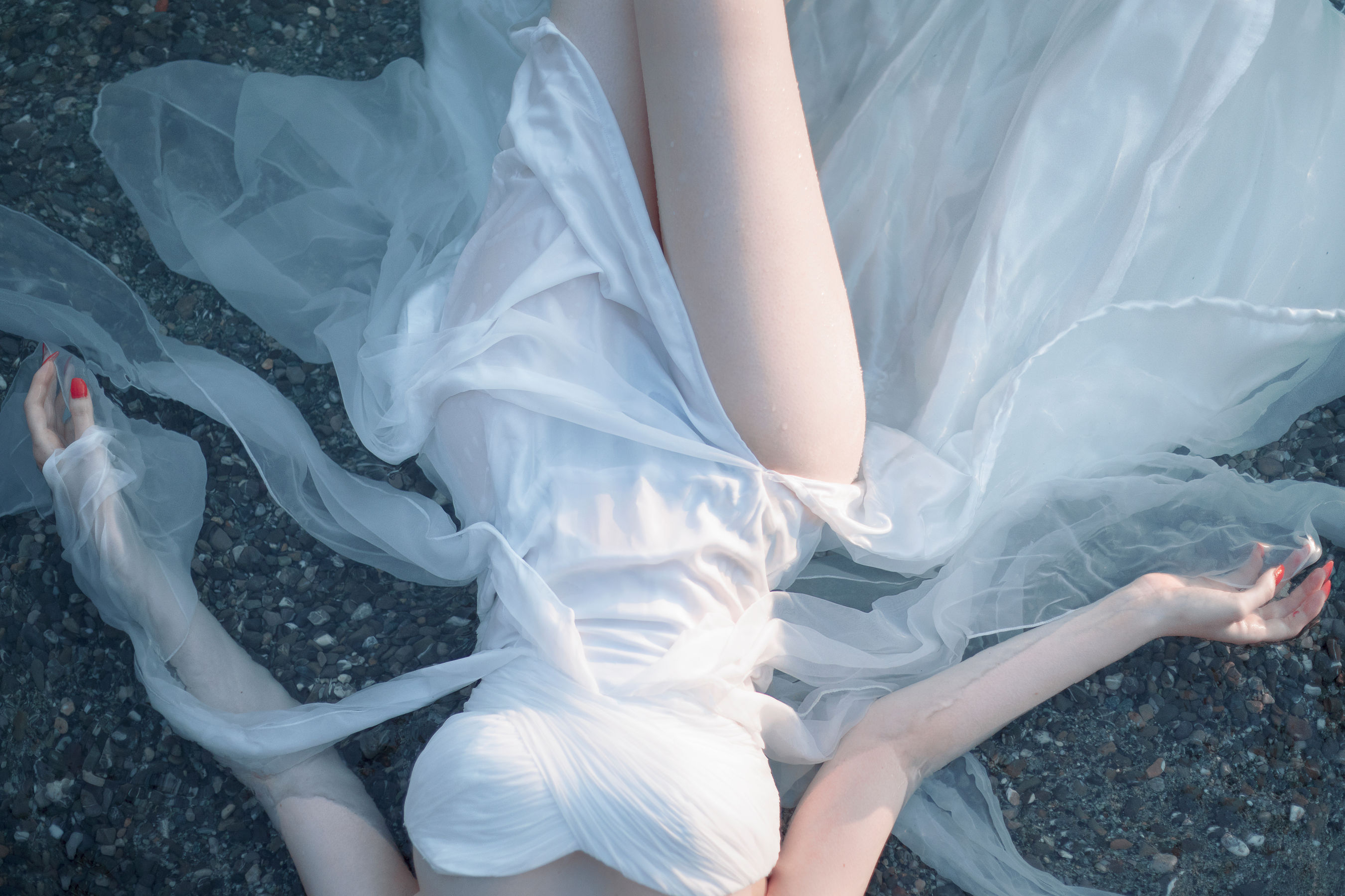 国外美女SayaTheFox – 海滩随拍 [10P] - 秀人网免费无水印在线套图写真