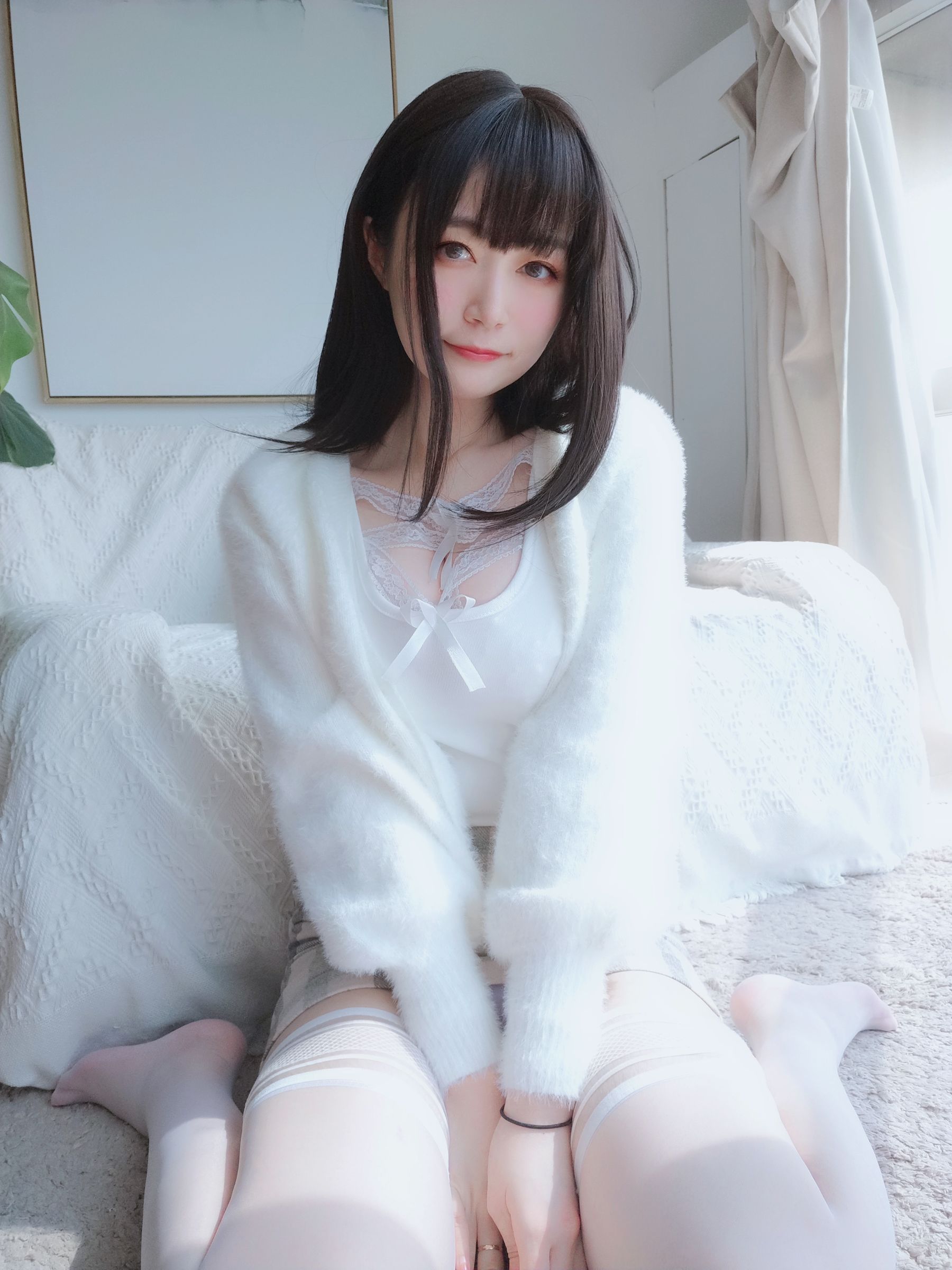 Coser小姐姐白银 – 白蕾丝 [121P] - 秀人网免费无水印在线套图写真