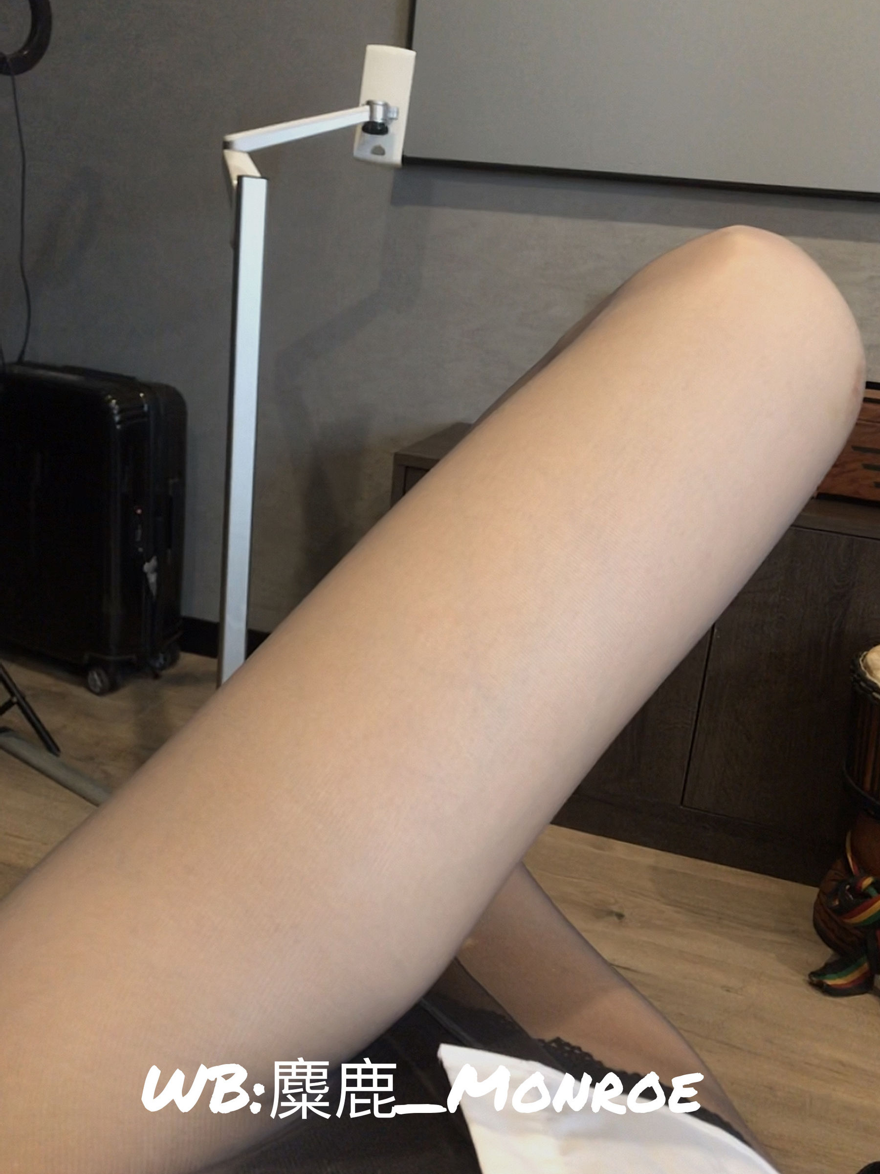 丝足博主麋鹿_Monroe 2020.06.30 迷恋 [58P] - 秀人网免费无水印在线套图写真